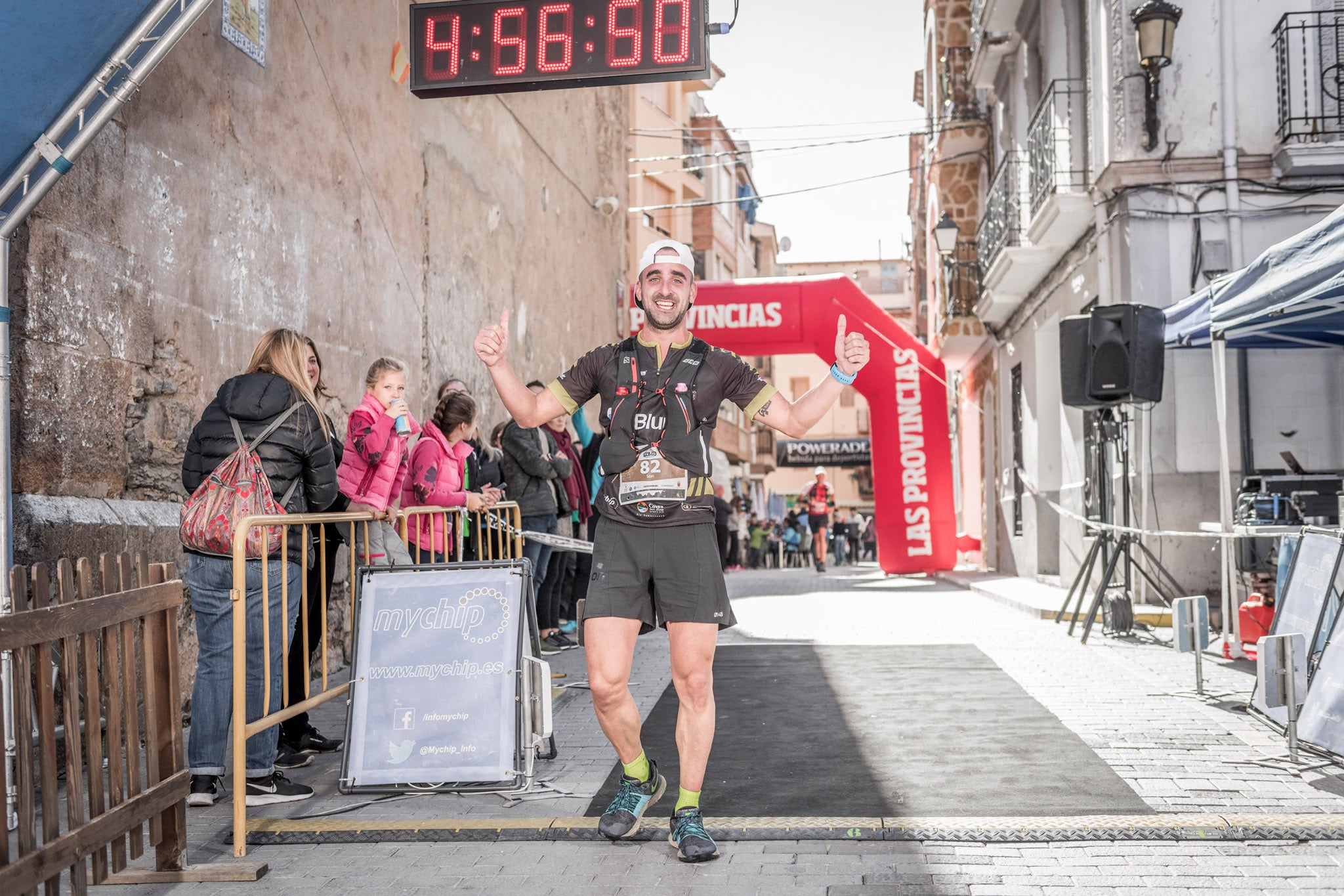 Galería de fotos de la llegada a meta de la carrera de 15 kilómetros del Trail de Montanejos 2018