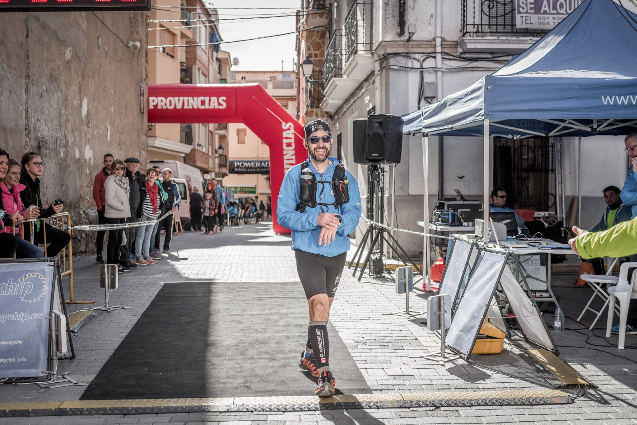 Galería de fotos de la llegada a meta de la carrera de 15 kilómetros del Trail de Montanejos 2018