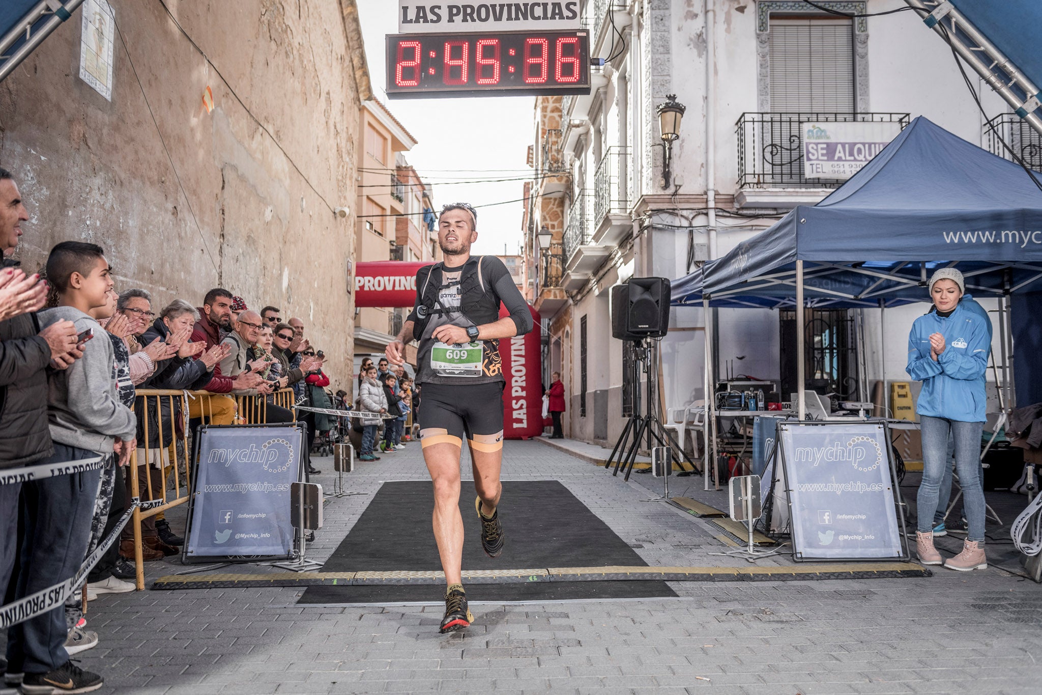 Galería de fotos de la llegada a meta de la carrera de 30 kilómetros del Trail de Montanejos 2018