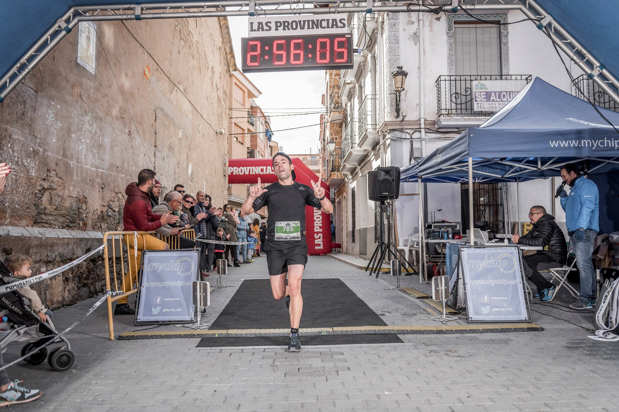 Galería de fotos de la llegada a meta de la carrera de 30 kilómetros del Trail de Montanejos 2018