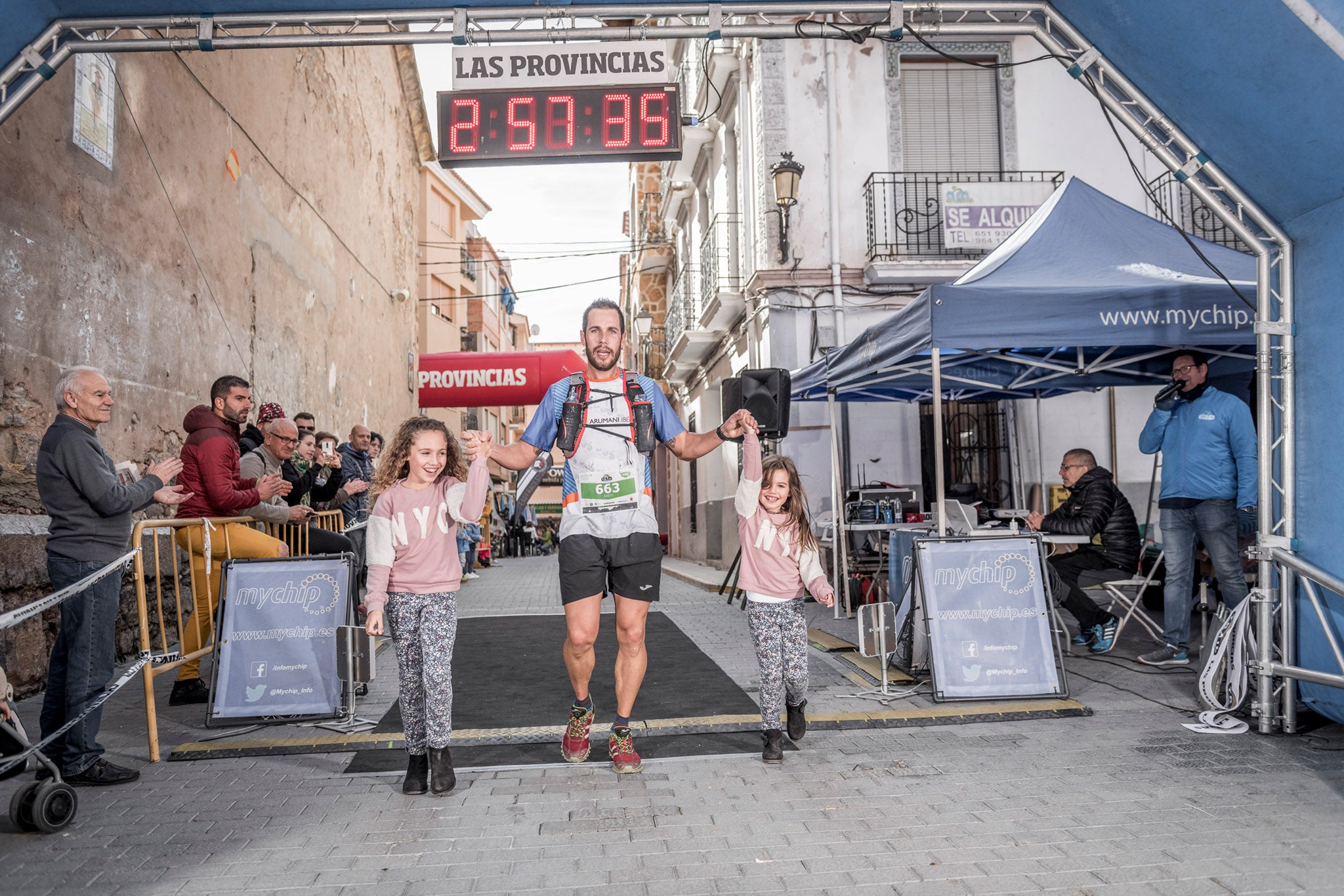 Galería de fotos de la llegada a meta de la carrera de 30 kilómetros del Trail de Montanejos 2018