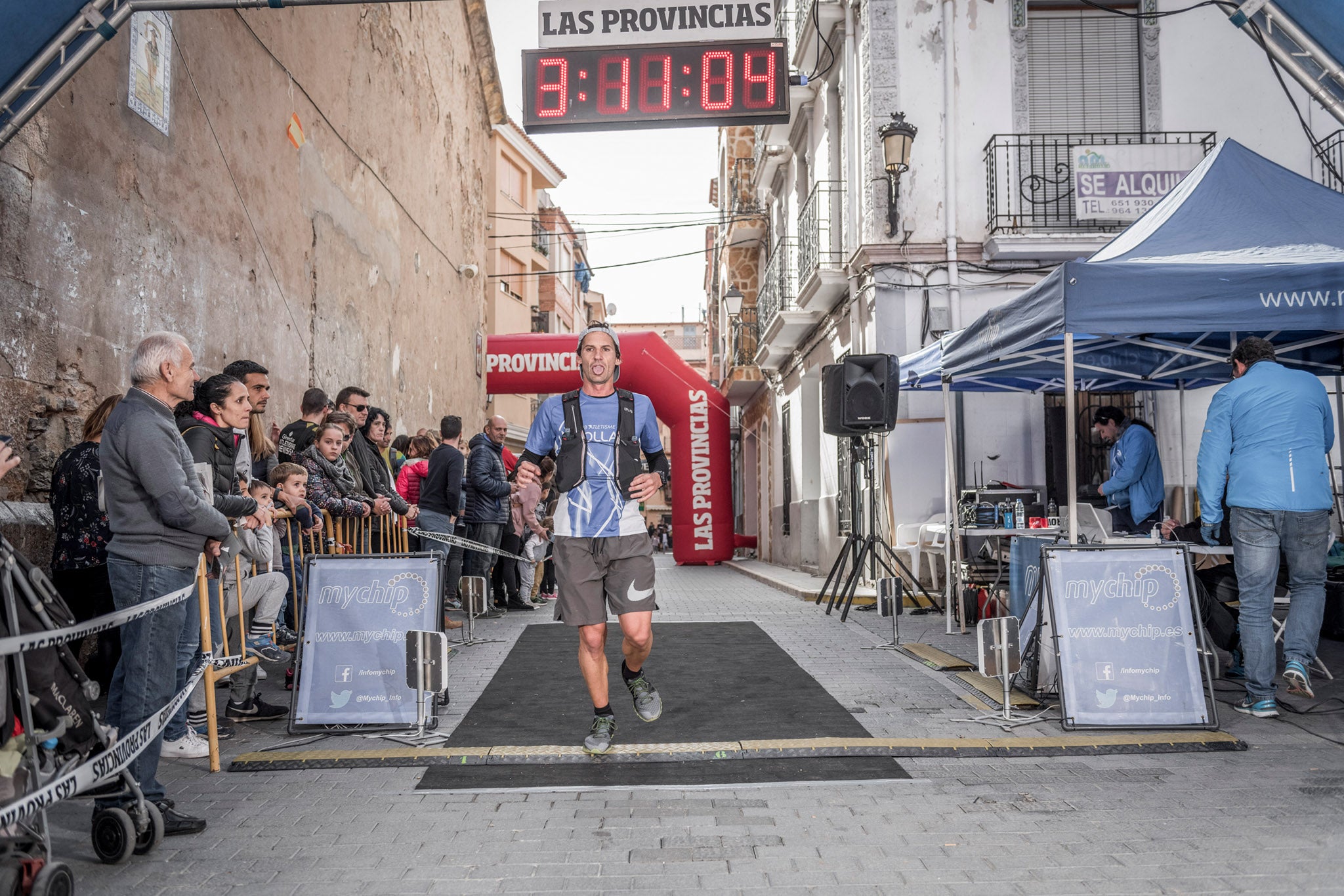 Galería de fotos de la llegada a meta de la carrera de 30 kilómetros del Trail de Montanejos 2018