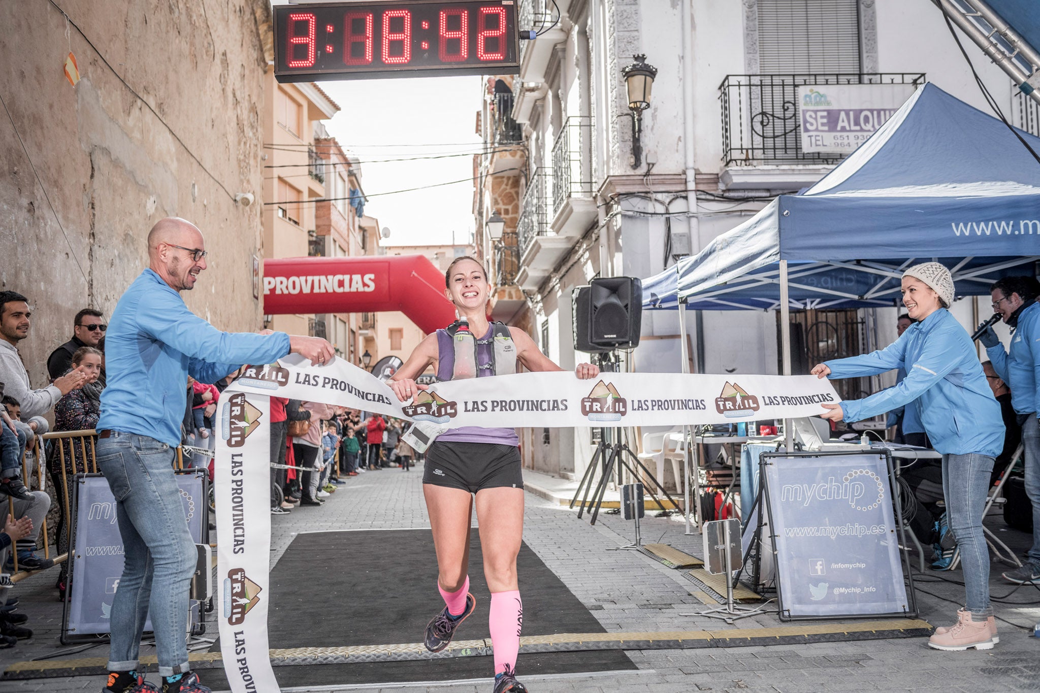 Galería de fotos de la llegada a meta de la carrera de 30 kilómetros del Trail de Montanejos 2018