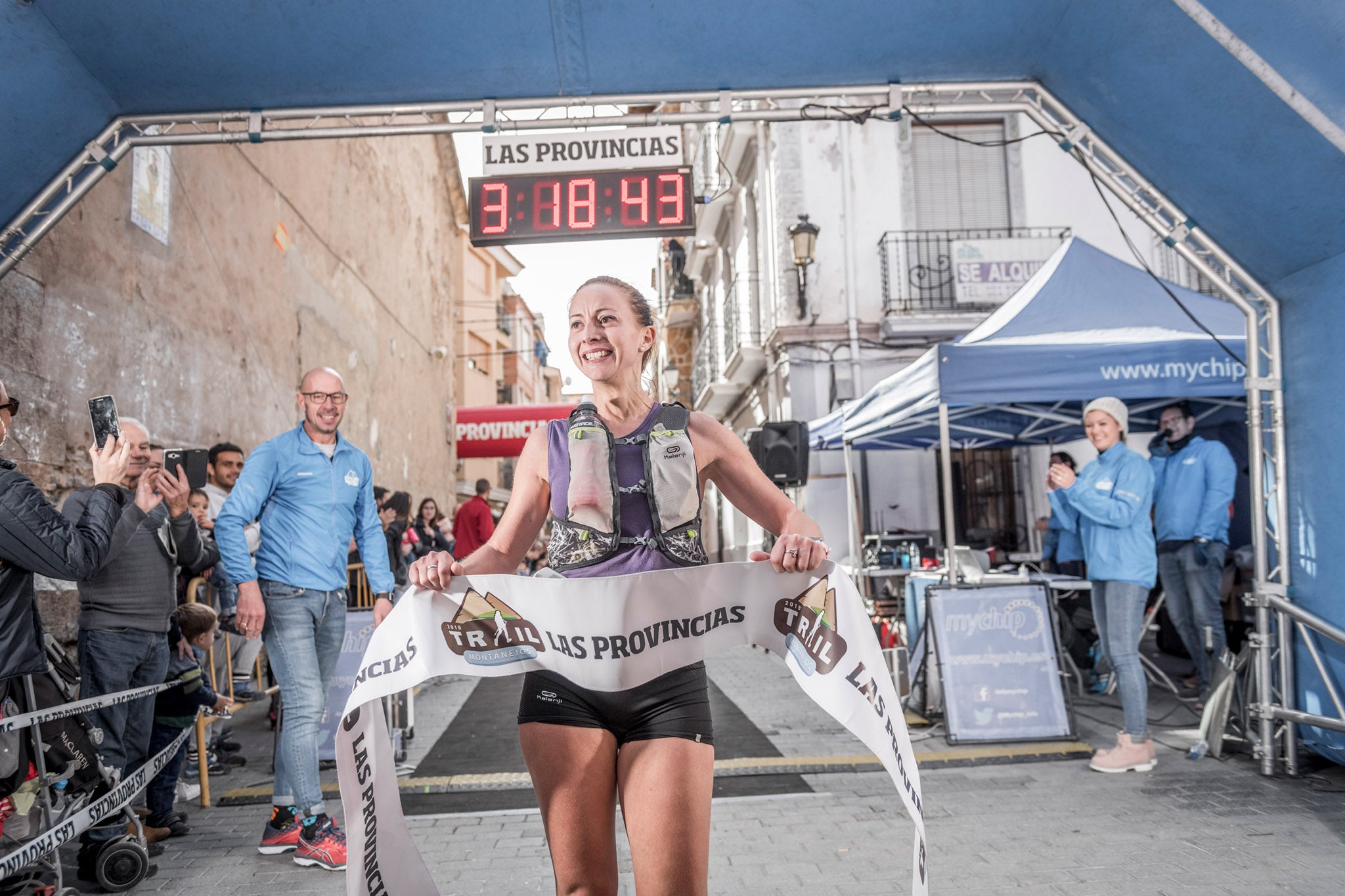 Galería de fotos de la llegada a meta de la carrera de 30 kilómetros del Trail de Montanejos 2018