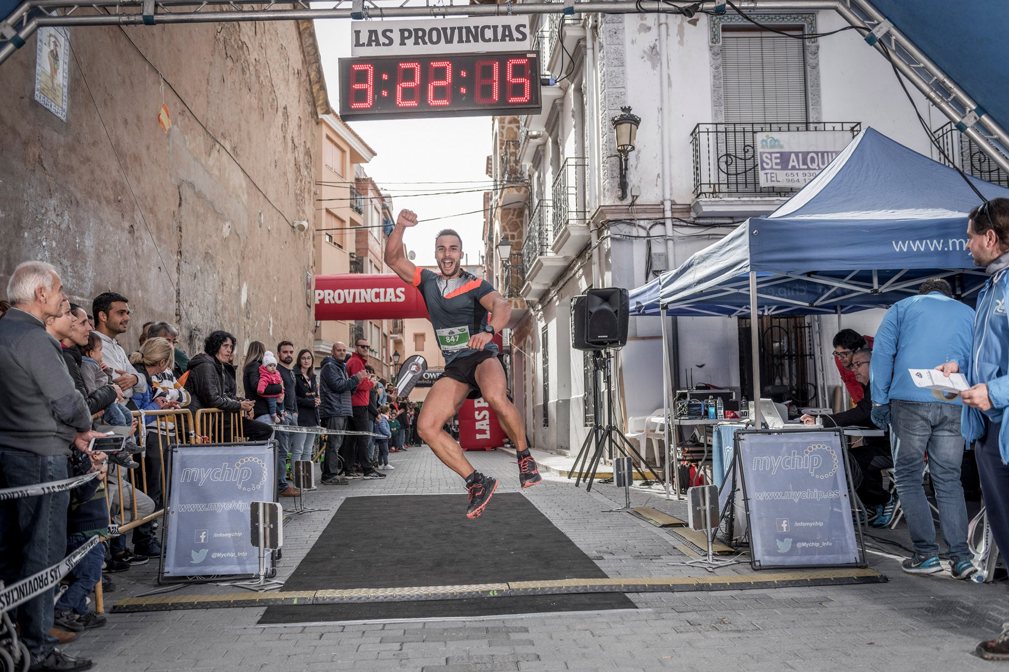 Galería de fotos de la llegada a meta de la carrera de 30 kilómetros del Trail de Montanejos 2018