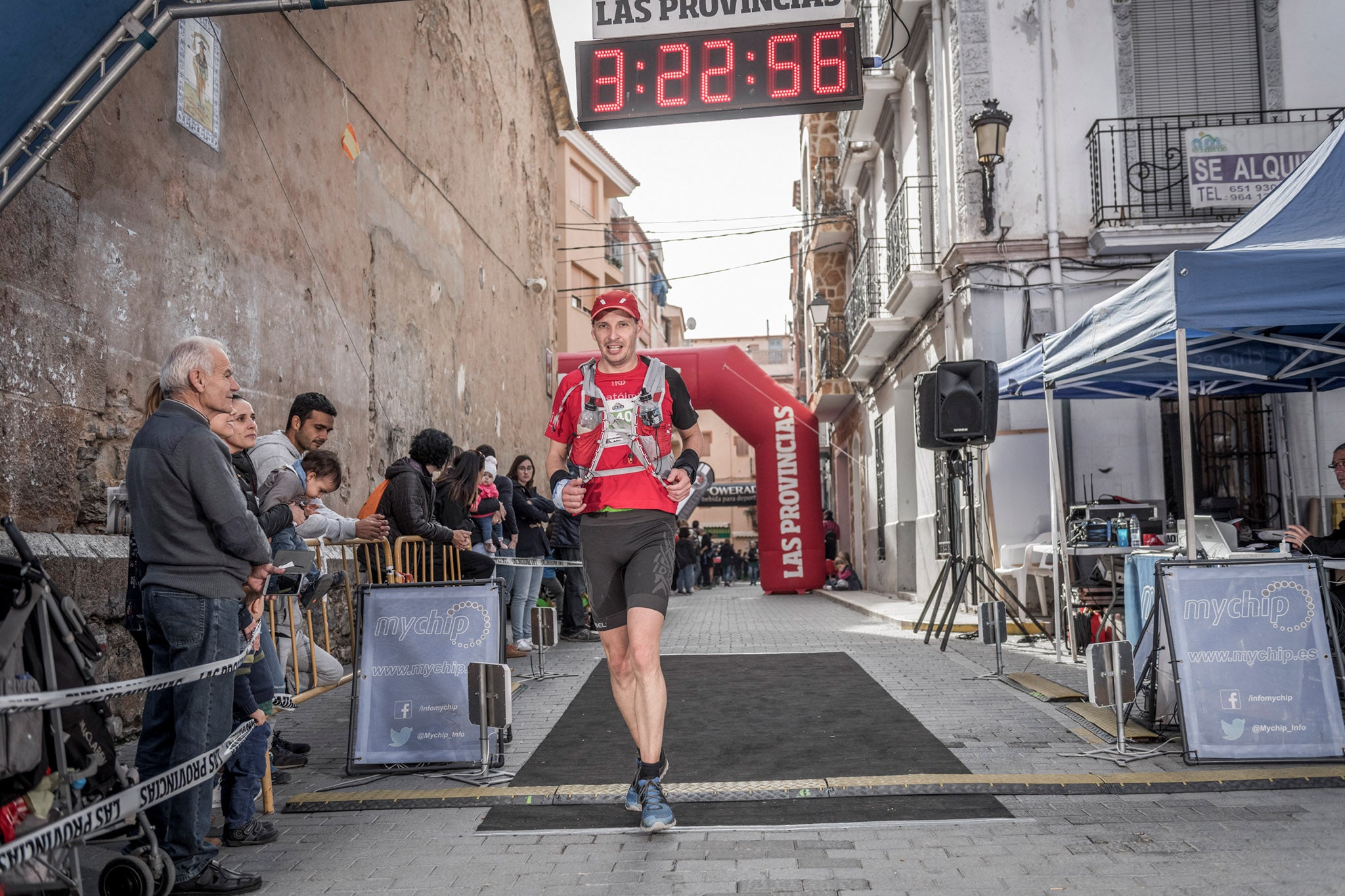 Galería de fotos de la llegada a meta de la carrera de 30 kilómetros del Trail de Montanejos 2018