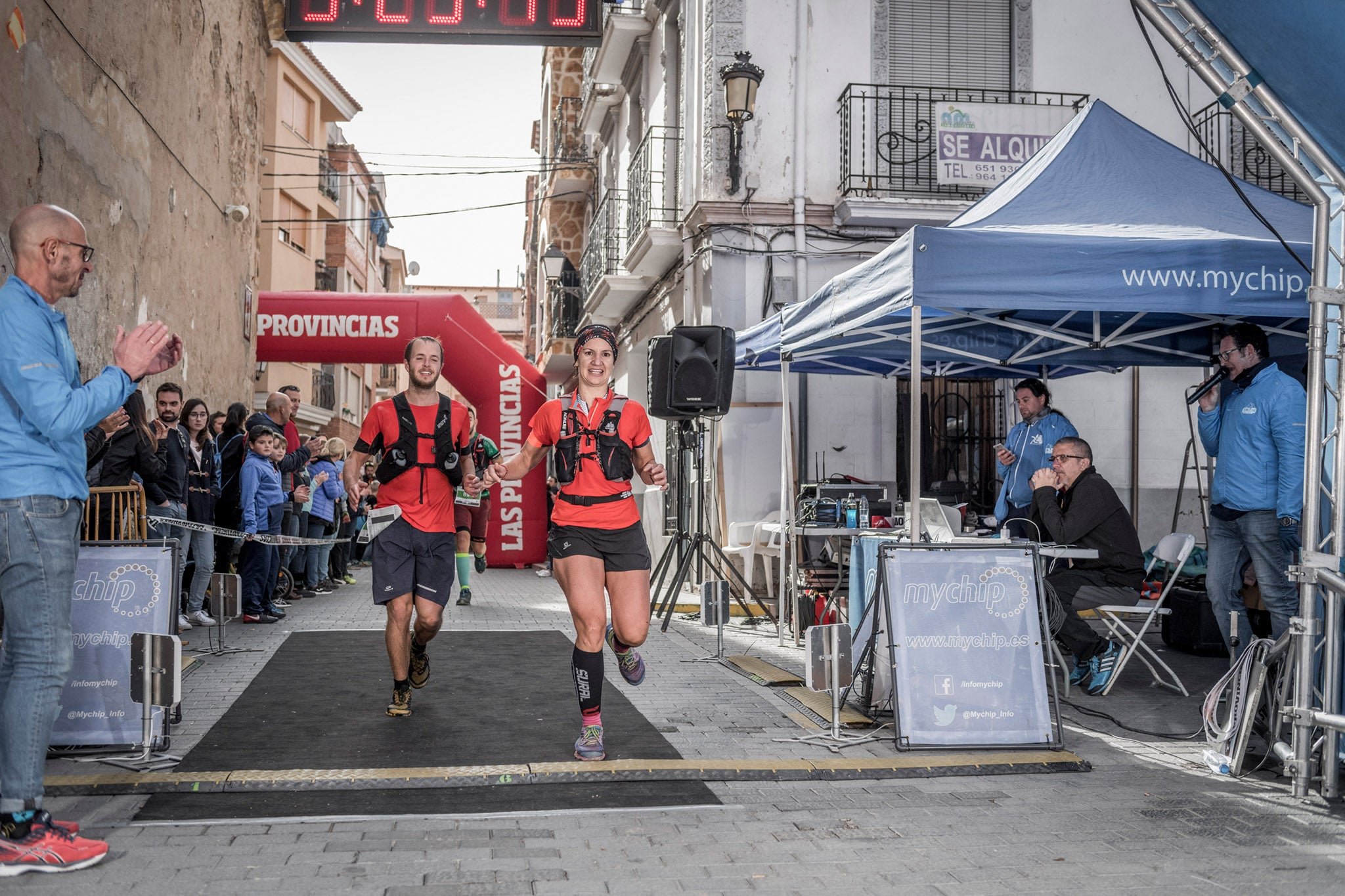 Galería de fotos de la llegada a meta de la carrera de 30 kilómetros del Trail de Montanejos 2018