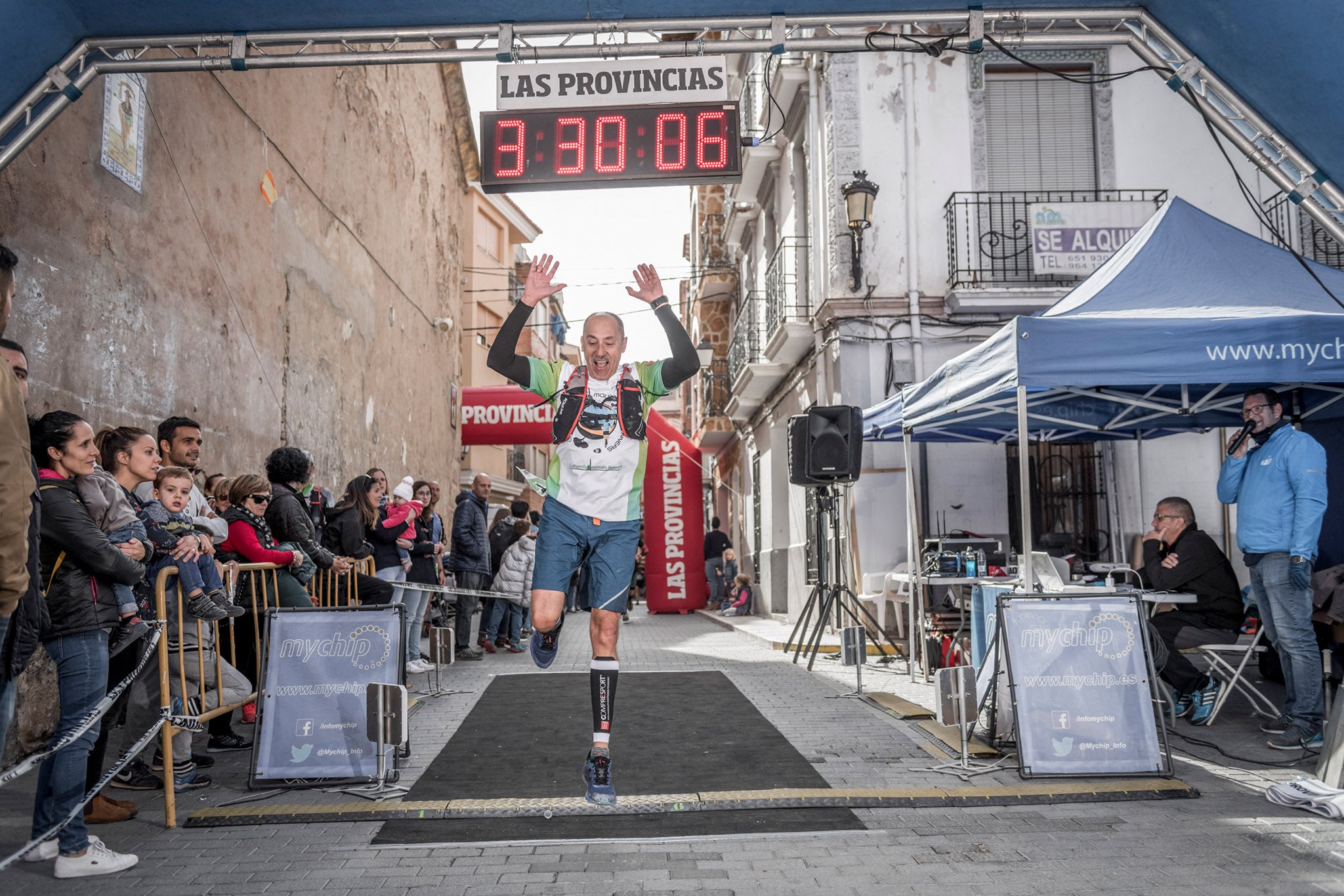 Galería de fotos de la llegada a meta de la carrera de 30 kilómetros del Trail de Montanejos 2018