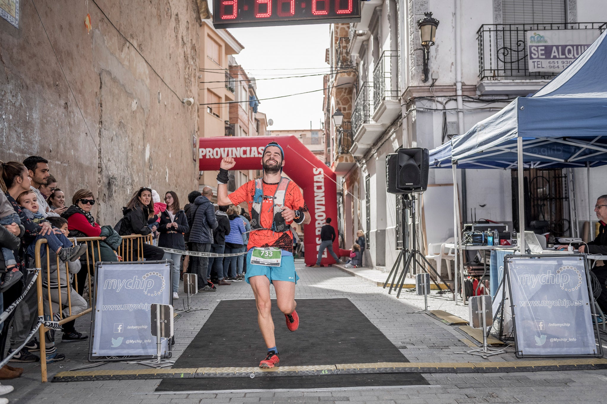 Galería de fotos de la llegada a meta de la carrera de 30 kilómetros del Trail de Montanejos 2018