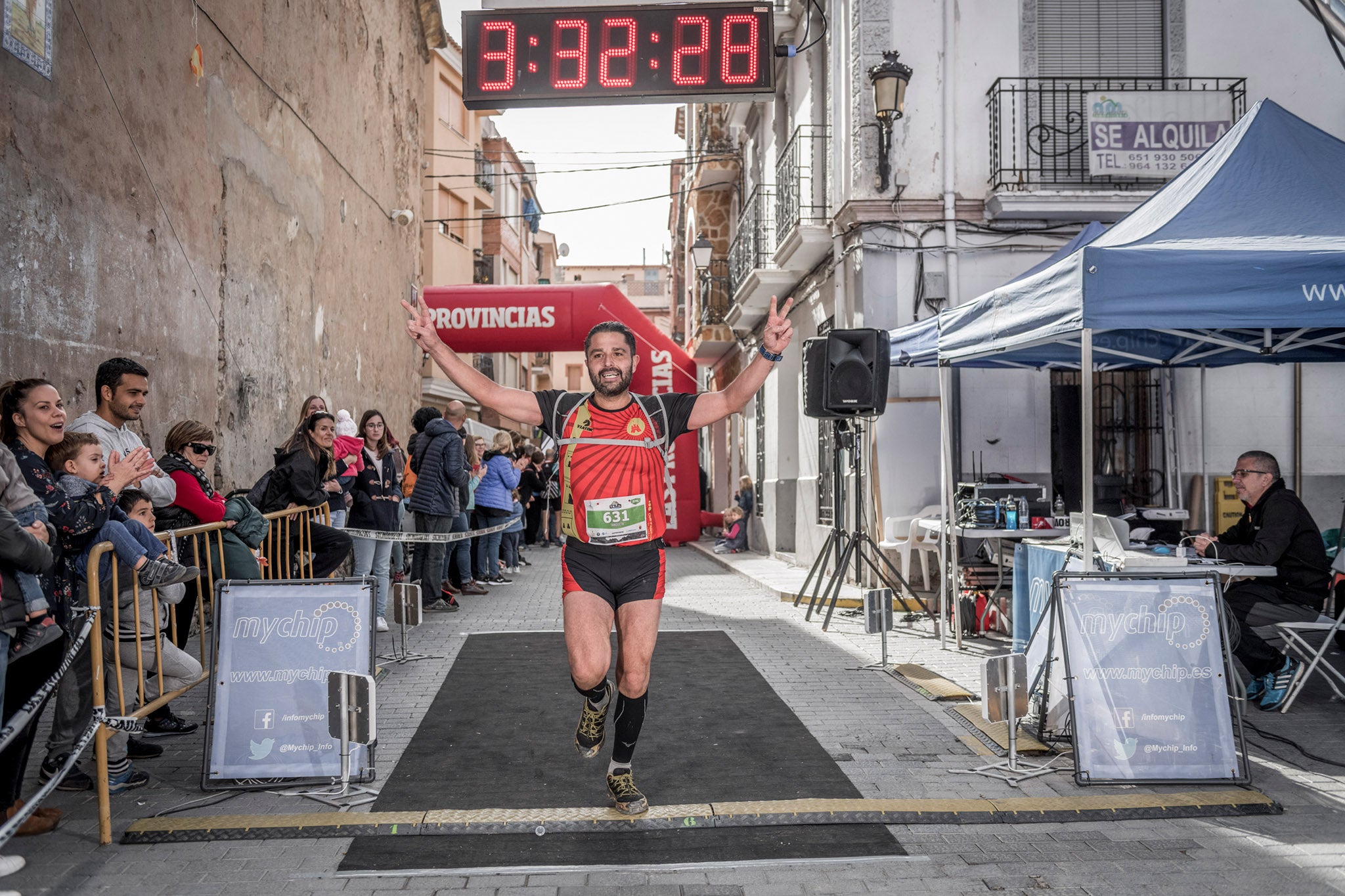 Galería de fotos de la llegada a meta de la carrera de 30 kilómetros del Trail de Montanejos 2018