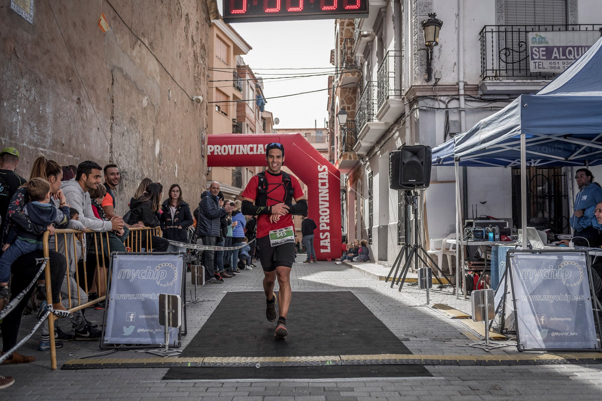 Galería de fotos de la llegada a meta de la carrera de 30 kilómetros del Trail de Montanejos 2018