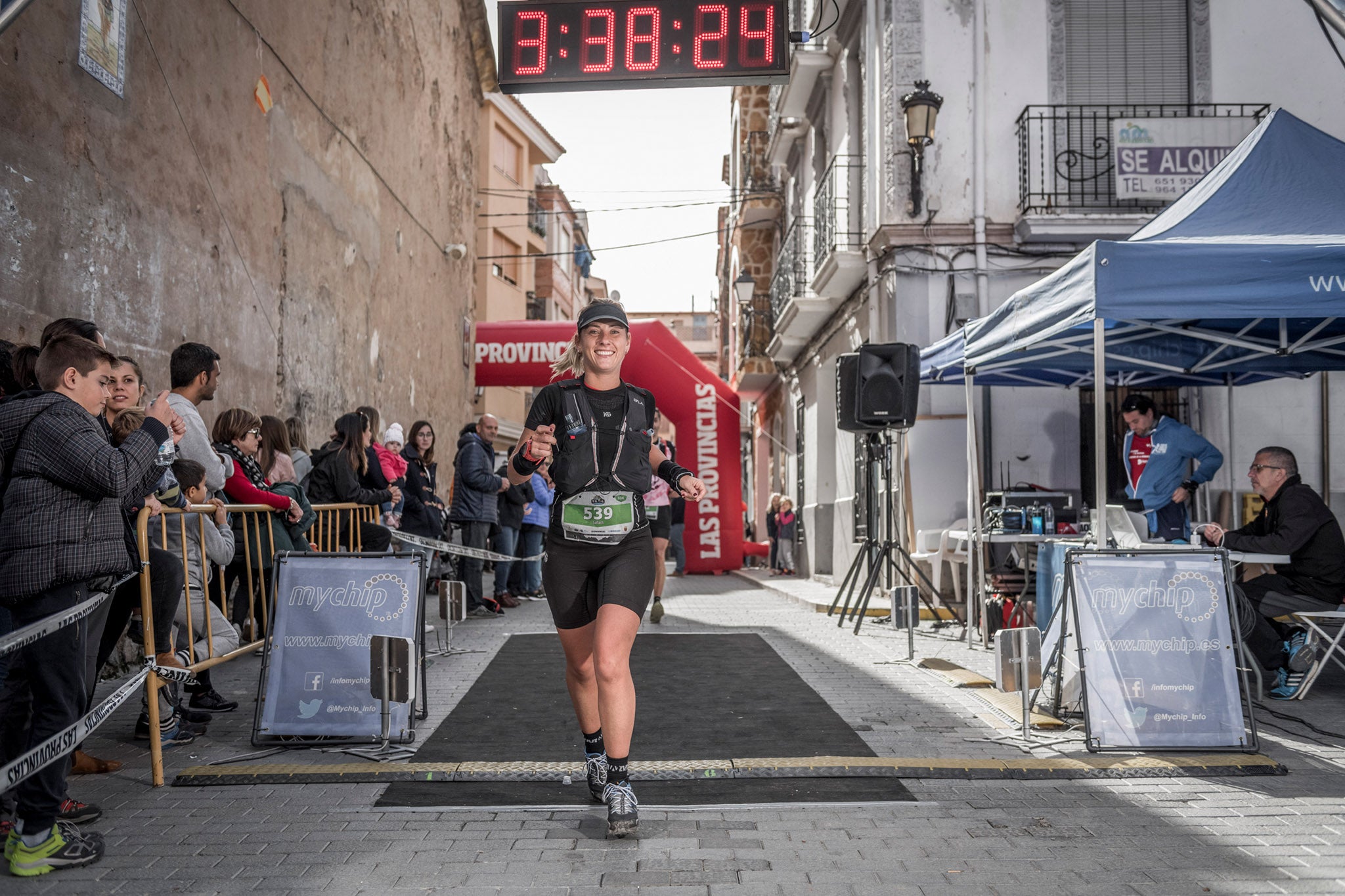 Galería de fotos de la llegada a meta de la carrera de 30 kilómetros del Trail de Montanejos 2018