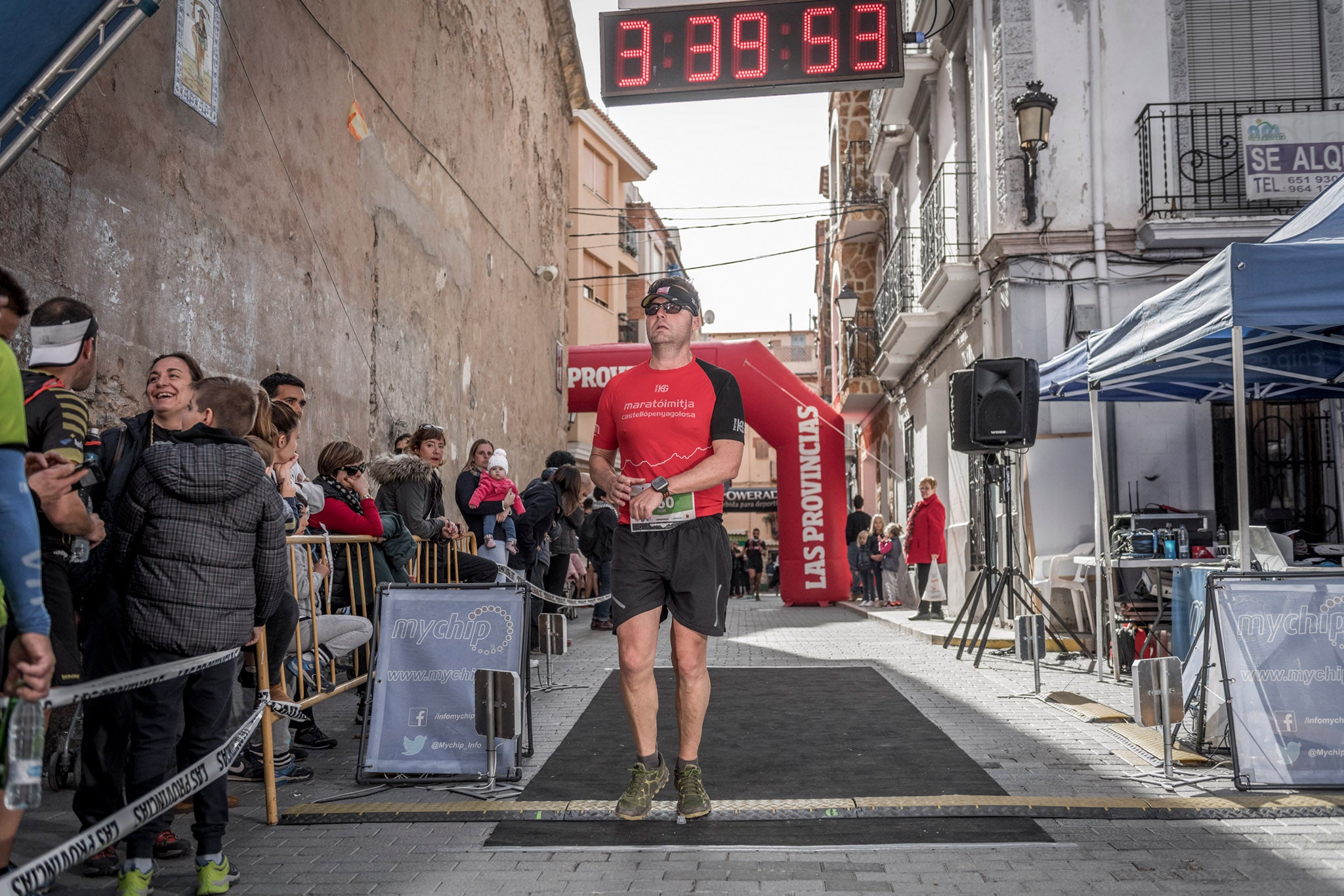 Galería de fotos de la llegada a meta de la carrera de 30 kilómetros del Trail de Montanejos 2018