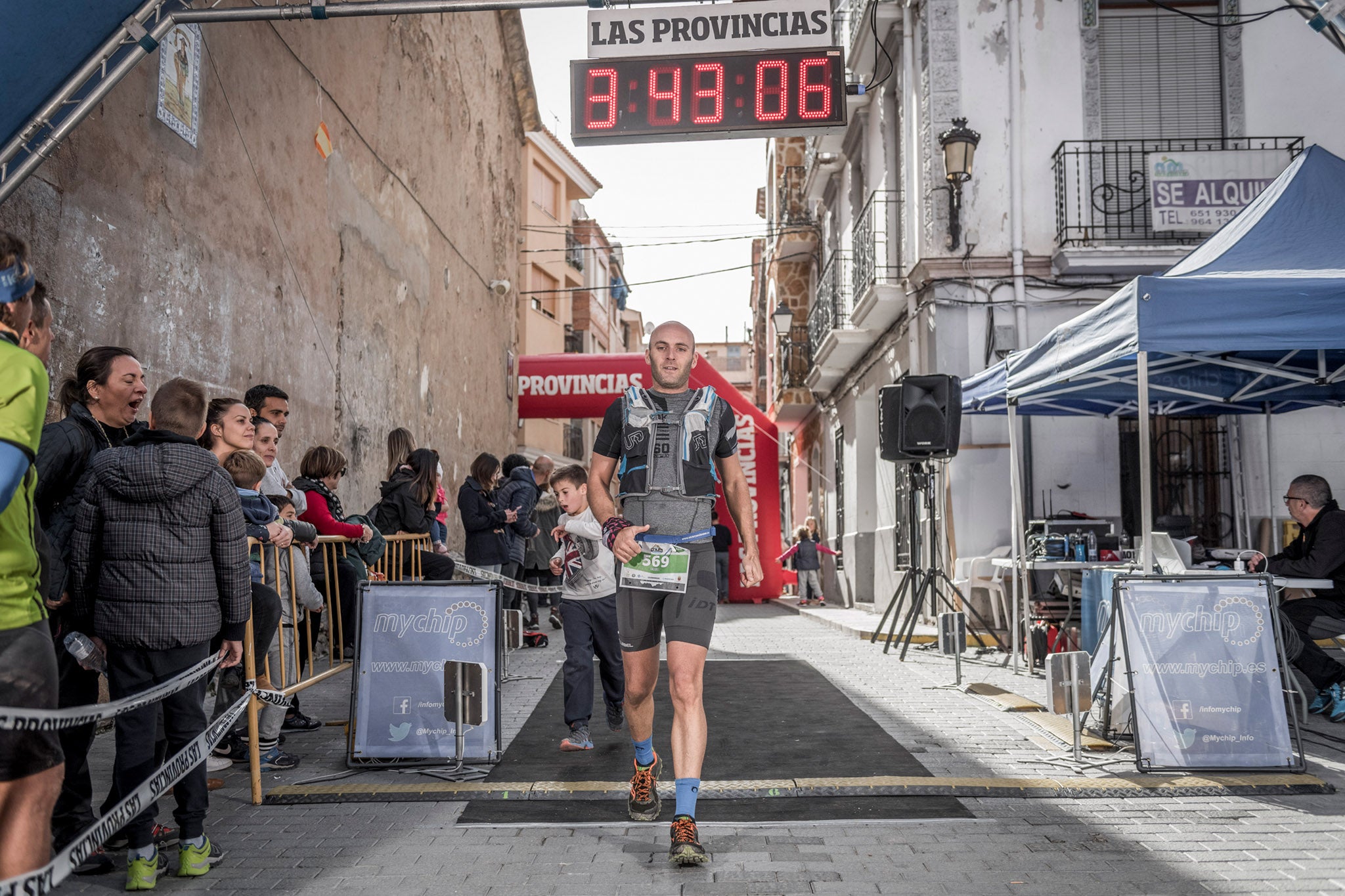 Galería de fotos de la llegada a meta de la carrera de 30 kilómetros del Trail de Montanejos 2018