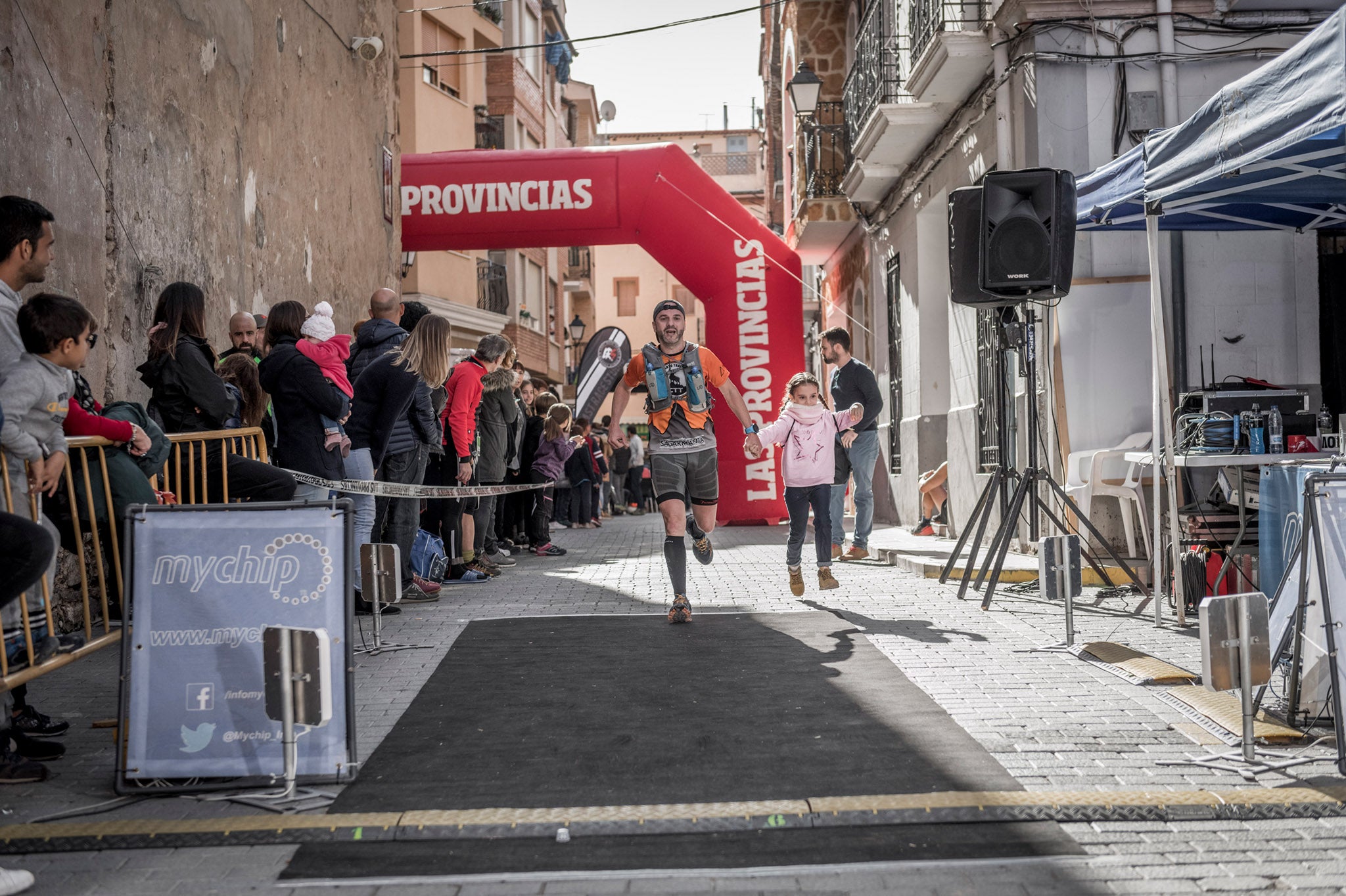 Galería de fotos de la llegada a meta de la carrera de 30 kilómetros del Trail de Montanejos 2018