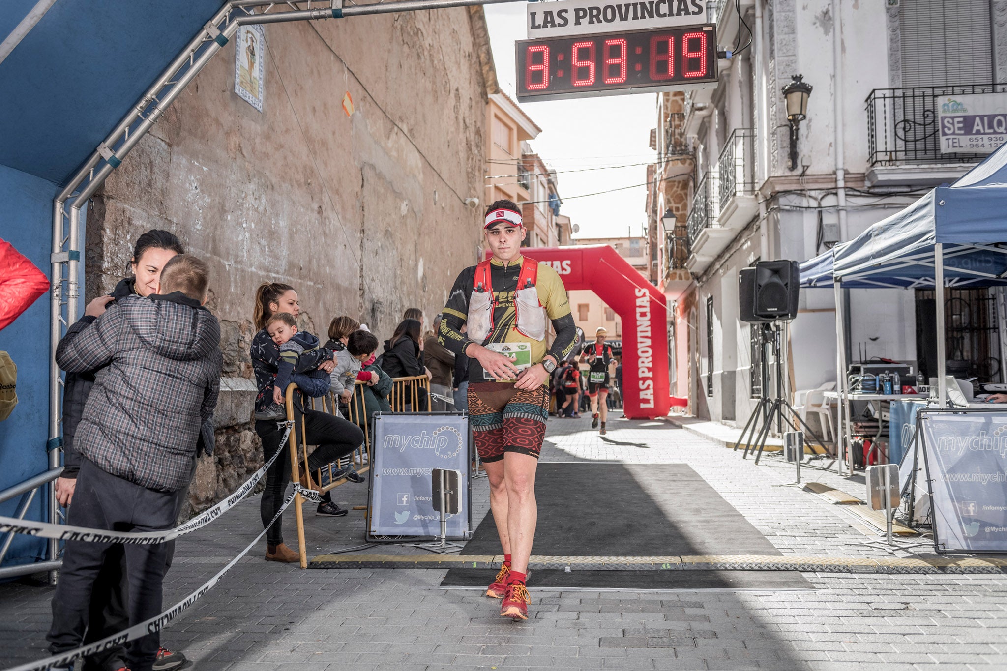 Galería de fotos de la llegada a meta de la carrera de 30 kilómetros del Trail de Montanejos 2018