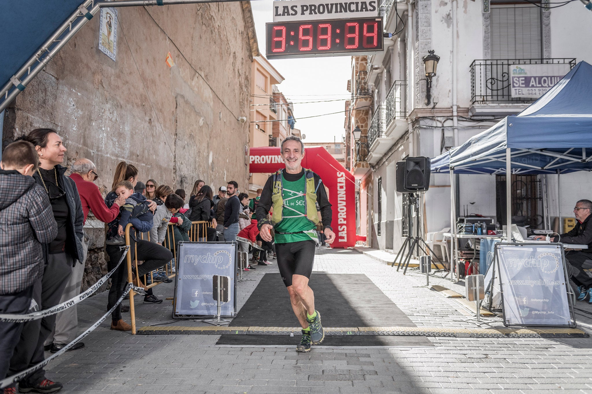 Galería de fotos de la llegada a meta de la carrera de 30 kilómetros del Trail de Montanejos 2018