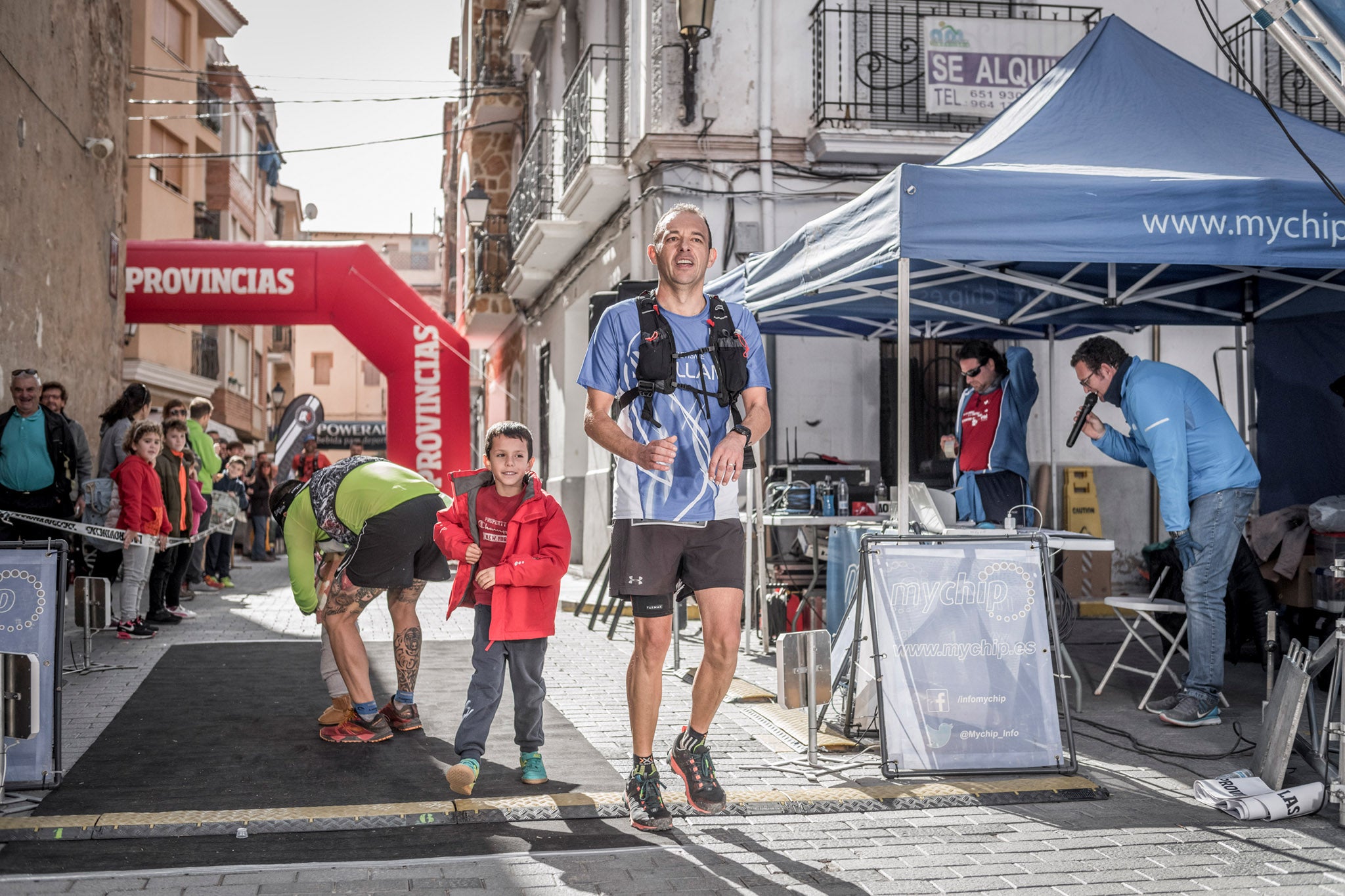 Galería de fotos de la llegada a meta de la carrera de 30 kilómetros del Trail de Montanejos 2018