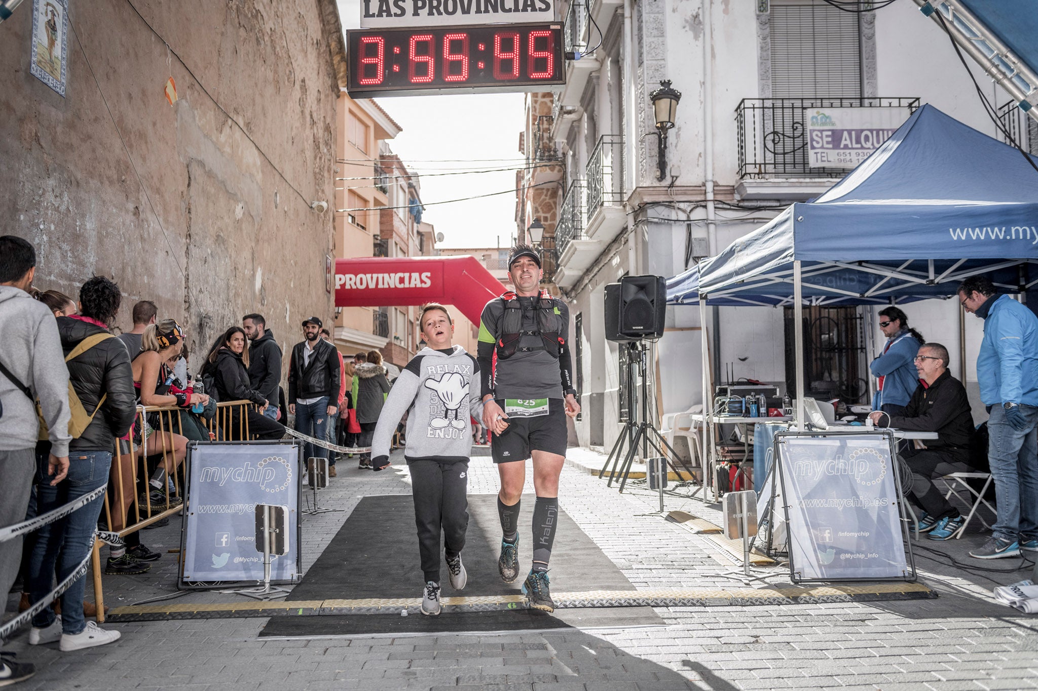 Galería de fotos de la llegada a meta de la carrera de 30 kilómetros del Trail de Montanejos 2018