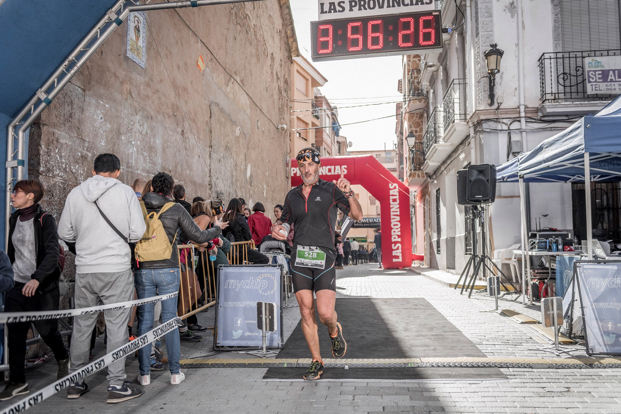 Galería de fotos de la llegada a meta de la carrera de 30 kilómetros del Trail de Montanejos 2018