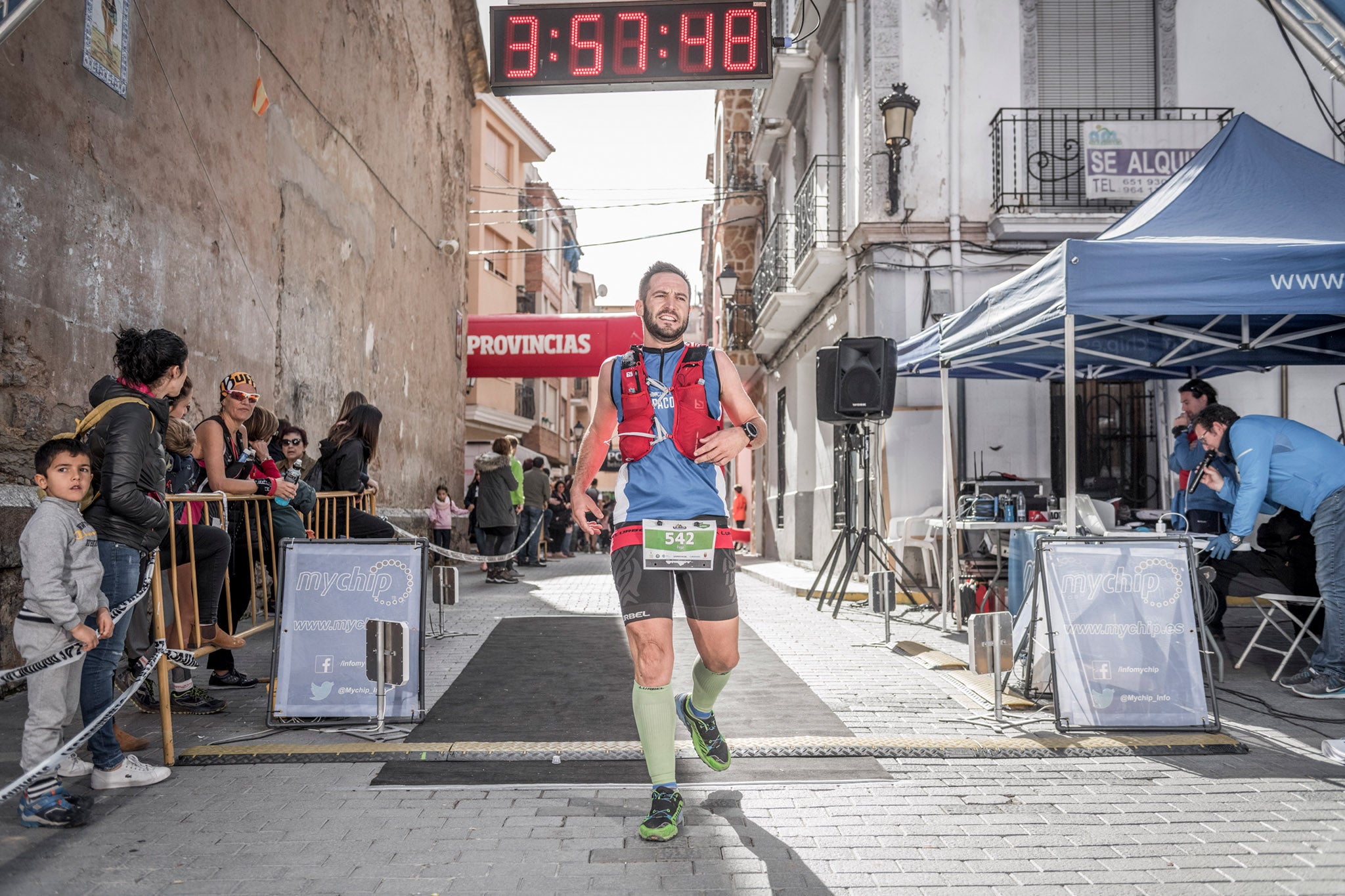 Galería de fotos de la llegada a meta de la carrera de 30 kilómetros del Trail de Montanejos 2018