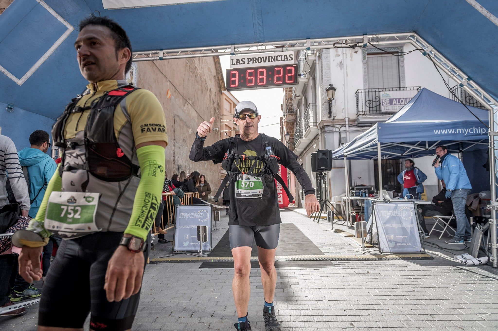 Galería de fotos de la llegada a meta de la carrera de 30 kilómetros del Trail de Montanejos 2018