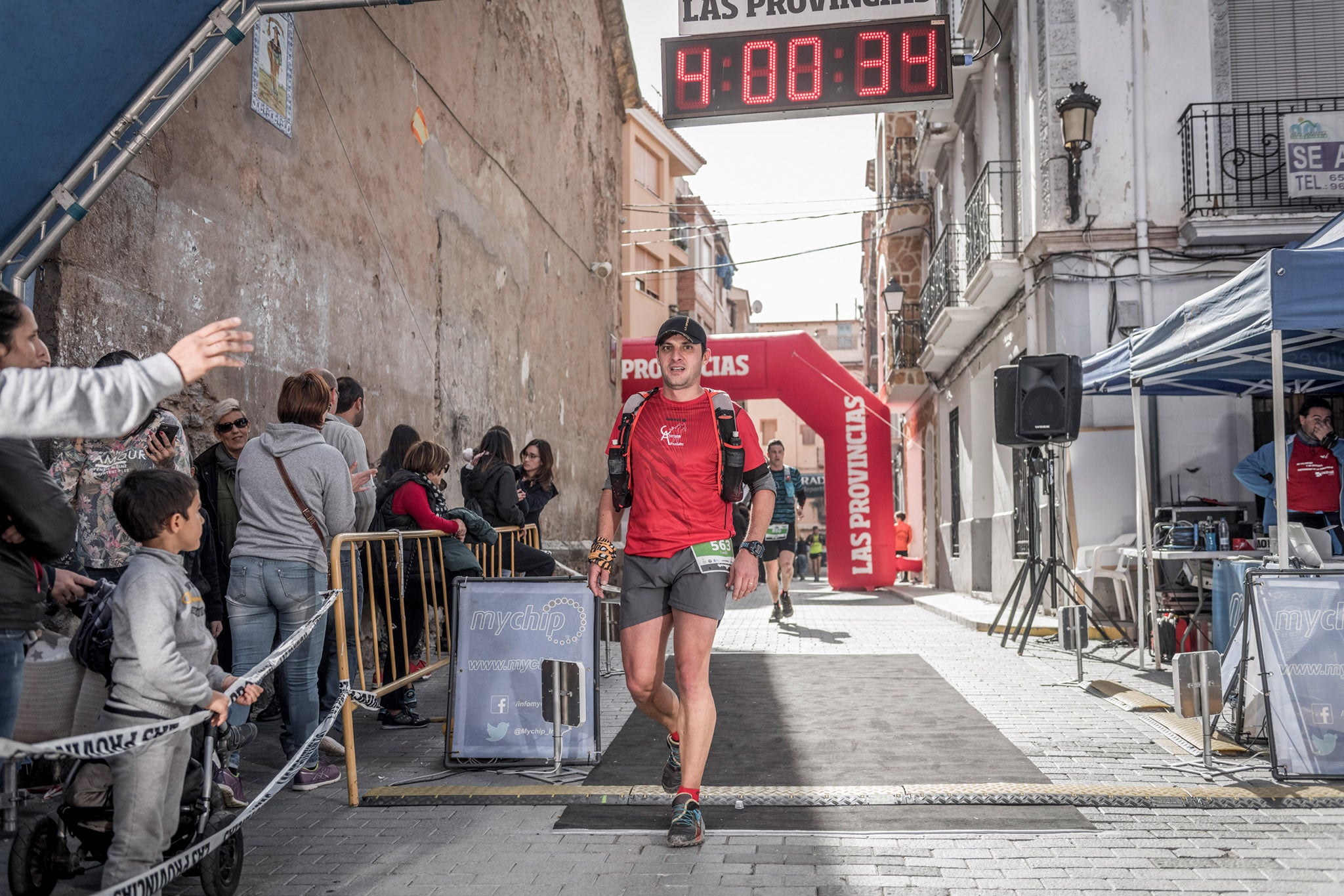 Galería de fotos de la llegada a meta de la carrera de 30 kilómetros del Trail de Montanejos 2018