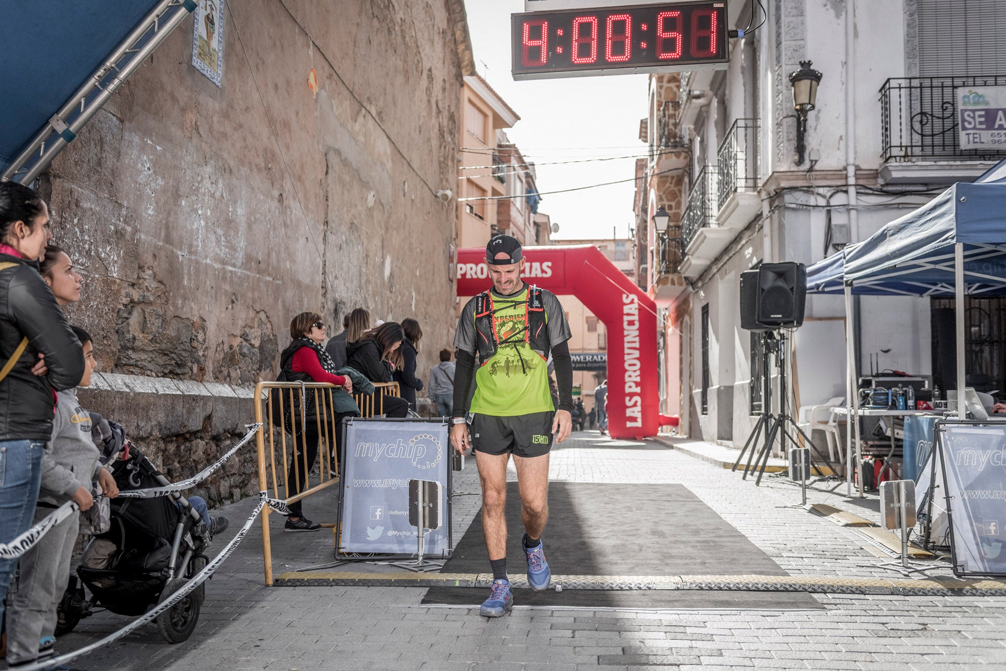 Galería de fotos de la llegada a meta de la carrera de 30 kilómetros del Trail de Montanejos 2018