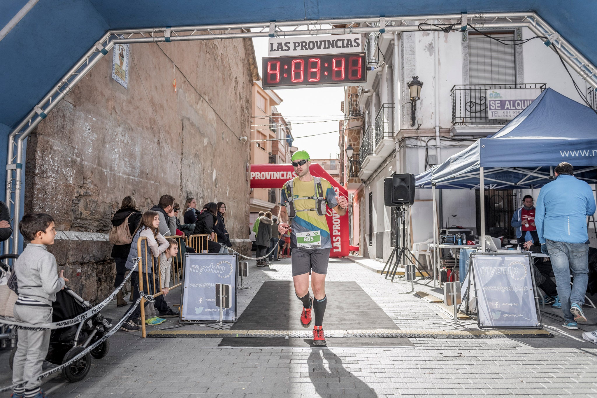 Galería de fotos de la llegada a meta de la carrera de 30 kilómetros del Trail de Montanejos 2018