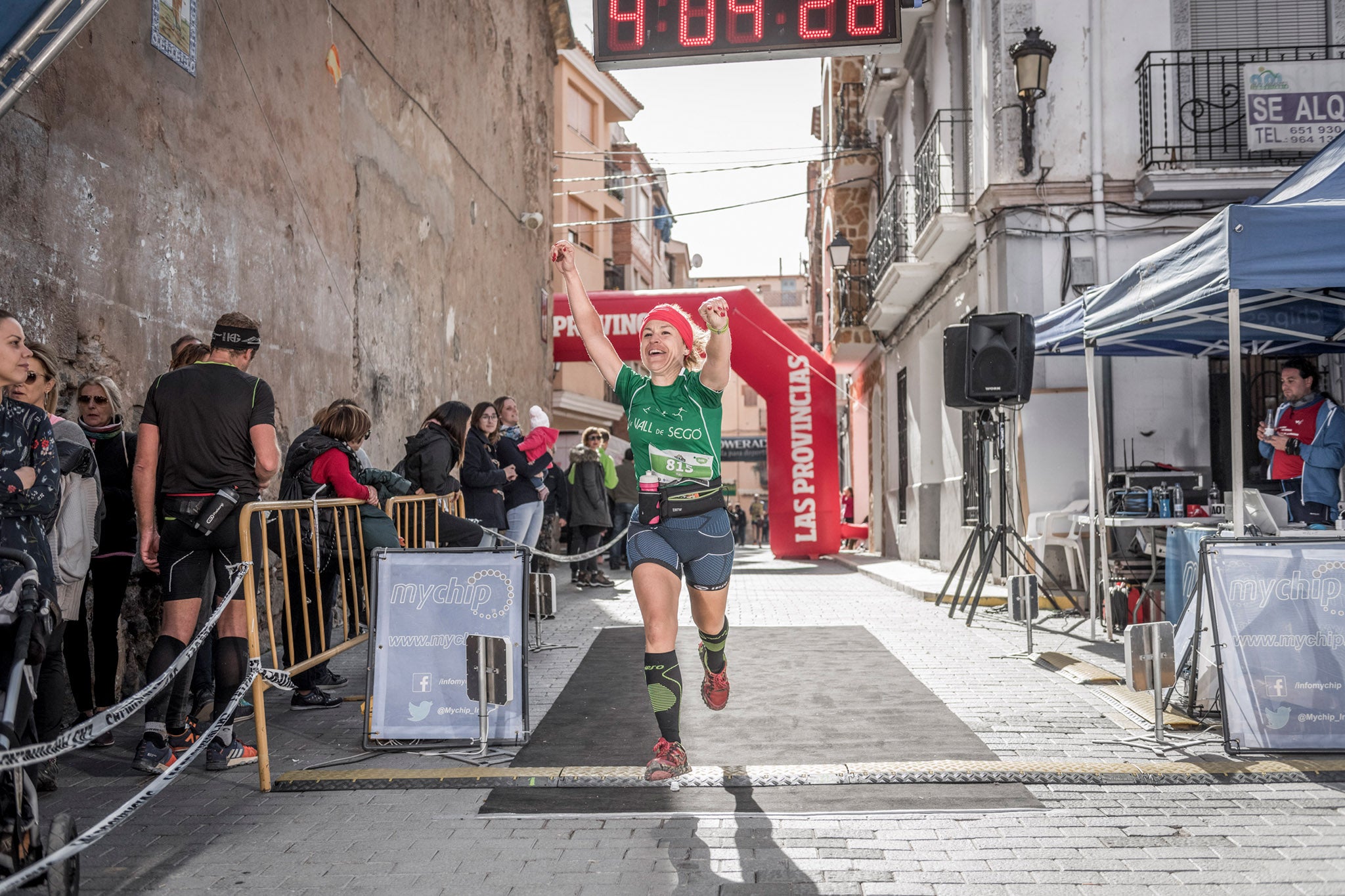 Galería de fotos de la llegada a meta de la carrera de 30 kilómetros del Trail de Montanejos 2018