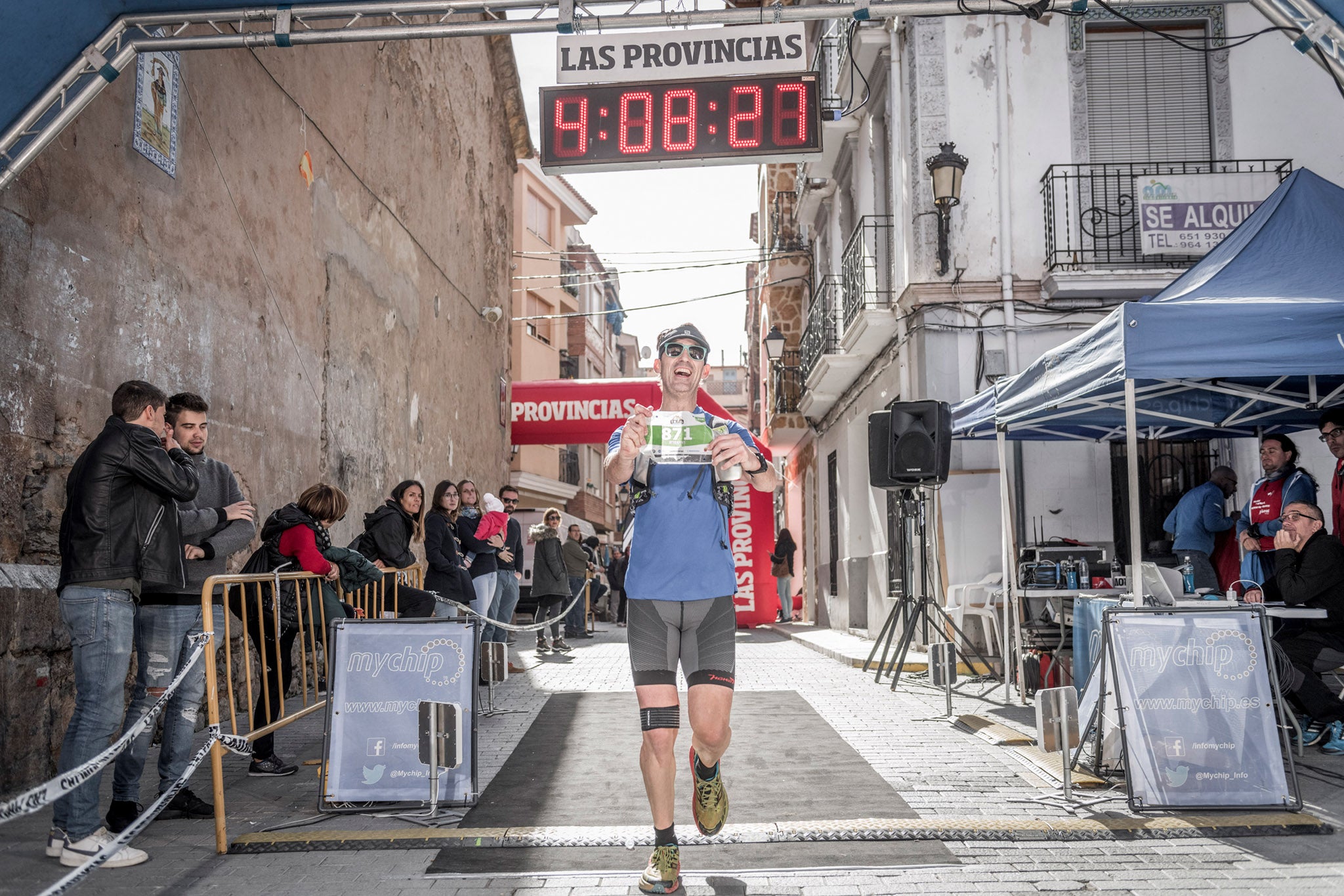 Galería de fotos de la llegada a meta de la carrera de 30 kilómetros del Trail de Montanejos 2018