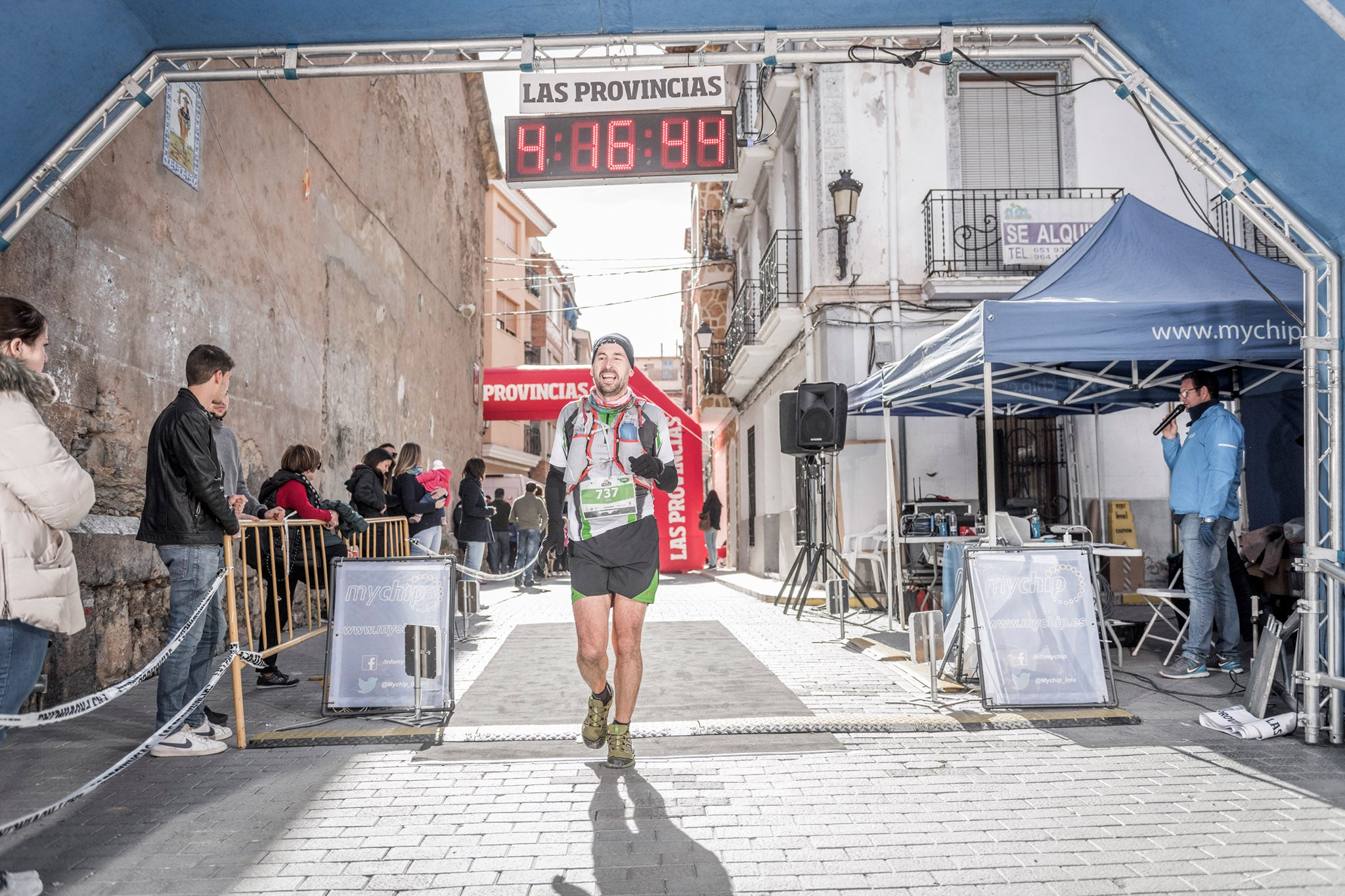 Galería de fotos de la llegada a meta de la carrera de 30 kilómetros del Trail de Montanejos 2018