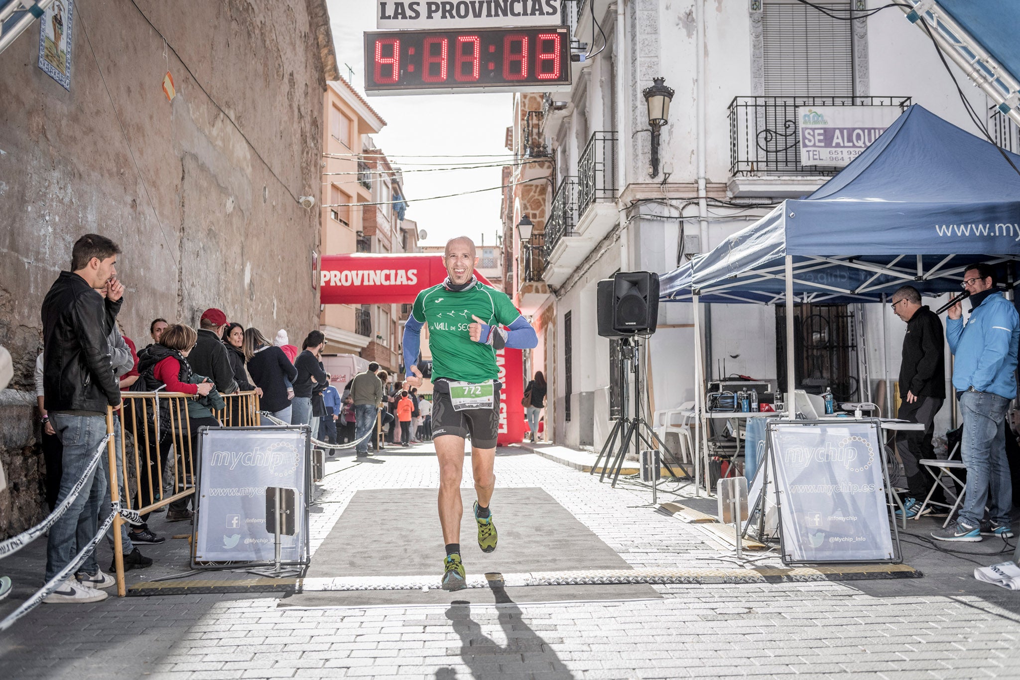 Galería de fotos de la llegada a meta de la carrera de 30 kilómetros del Trail de Montanejos 2018