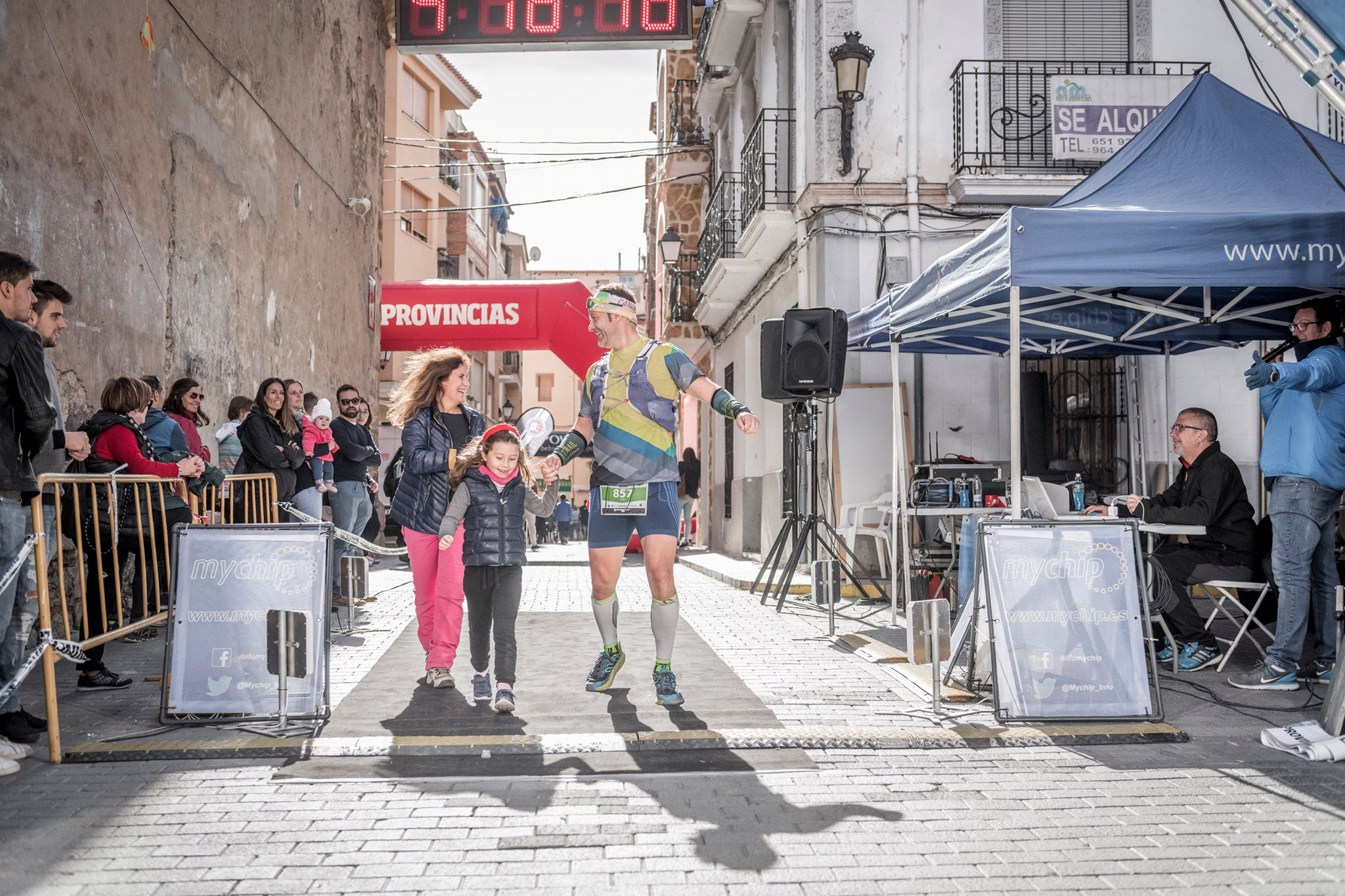 Galería de fotos de la llegada a meta de la carrera de 30 kilómetros del Trail de Montanejos 2018