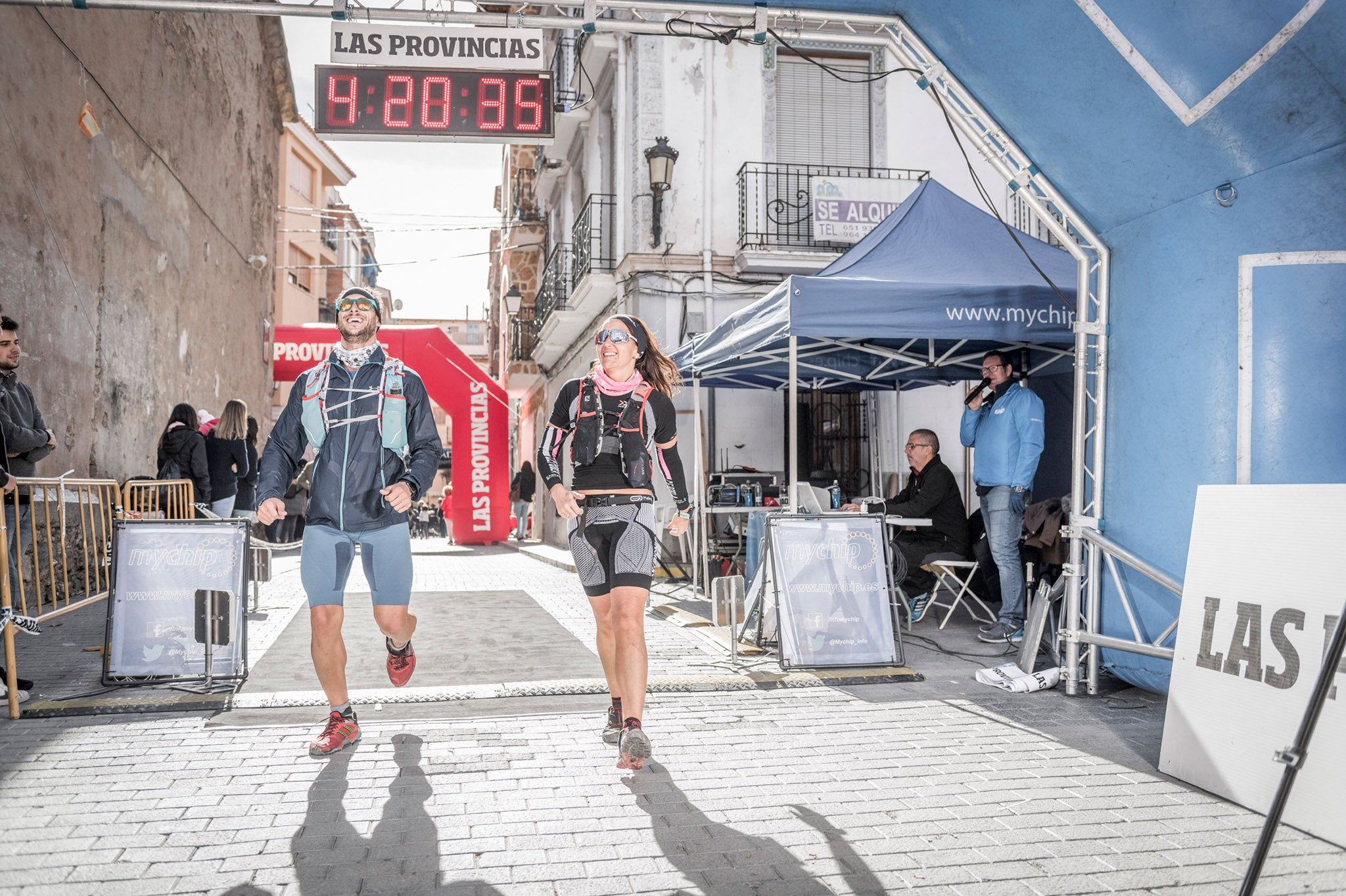 Galería de fotos de la llegada a meta de la carrera de 30 kilómetros del Trail de Montanejos 2018