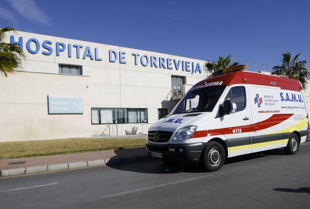 El Síndic destaca la eficacia del hospital de Torrevieja en puertas de la reversión del de Dénia