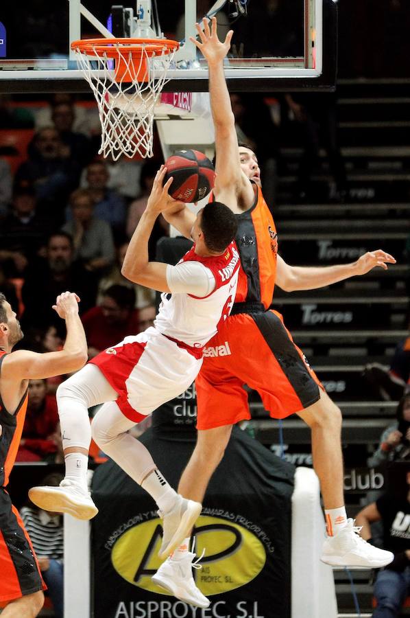 Estas son las imágenes que deja el choque de Liga ACB en la Fonteta donde el conjunto taronja se ha impuesto por 89-76