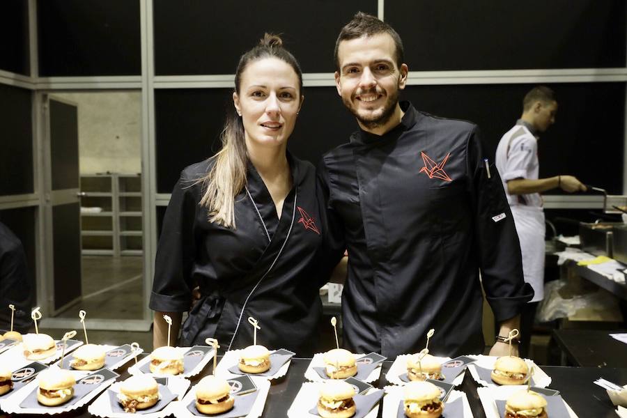 El cocinero Óscar Torrijos, quien fue el primero en conseguir una Estrella Michelin en Valencia y que se ha convertido en maestro y mentor de muchos de los grandes nombres de la gastronomía mediterránea actual, es el ganador del I Premio Chef Gastrónoma. La creación de estos galardones es una de las novedades que la organización del certamen Gastrónoma ha preparado para esta edición del evento, que se celebra del domingo 11 al martes 13 de noviembre en Feria Valencia. Gastrónoma 2018 abre sus puertas con el mejor programa de los últimos años. Todos los detalles y las entradas están disponibles ya en www.gastronoma.es