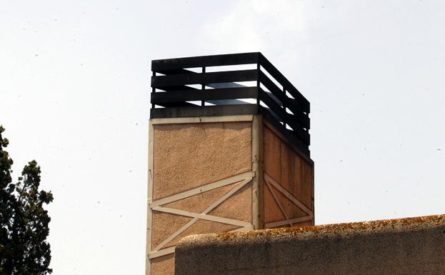 Imagen de archivo de una chimenea del crematorio municipal de Valencia.