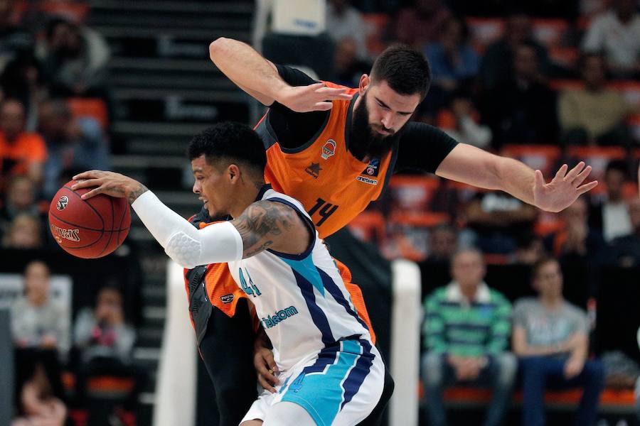 Estas son las imágenes que deja la séptima jornada de la competición europea en la Fonteta. Ganaron los taronja (101-83) 