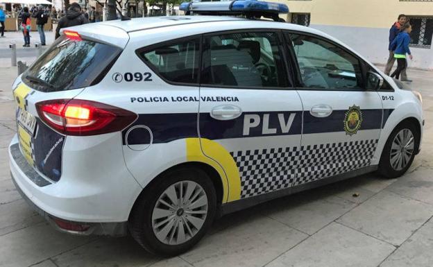 Da una paliza y arrastra por el suelo a su mujer delante de su hijo en la avenida del Cid de Valencia