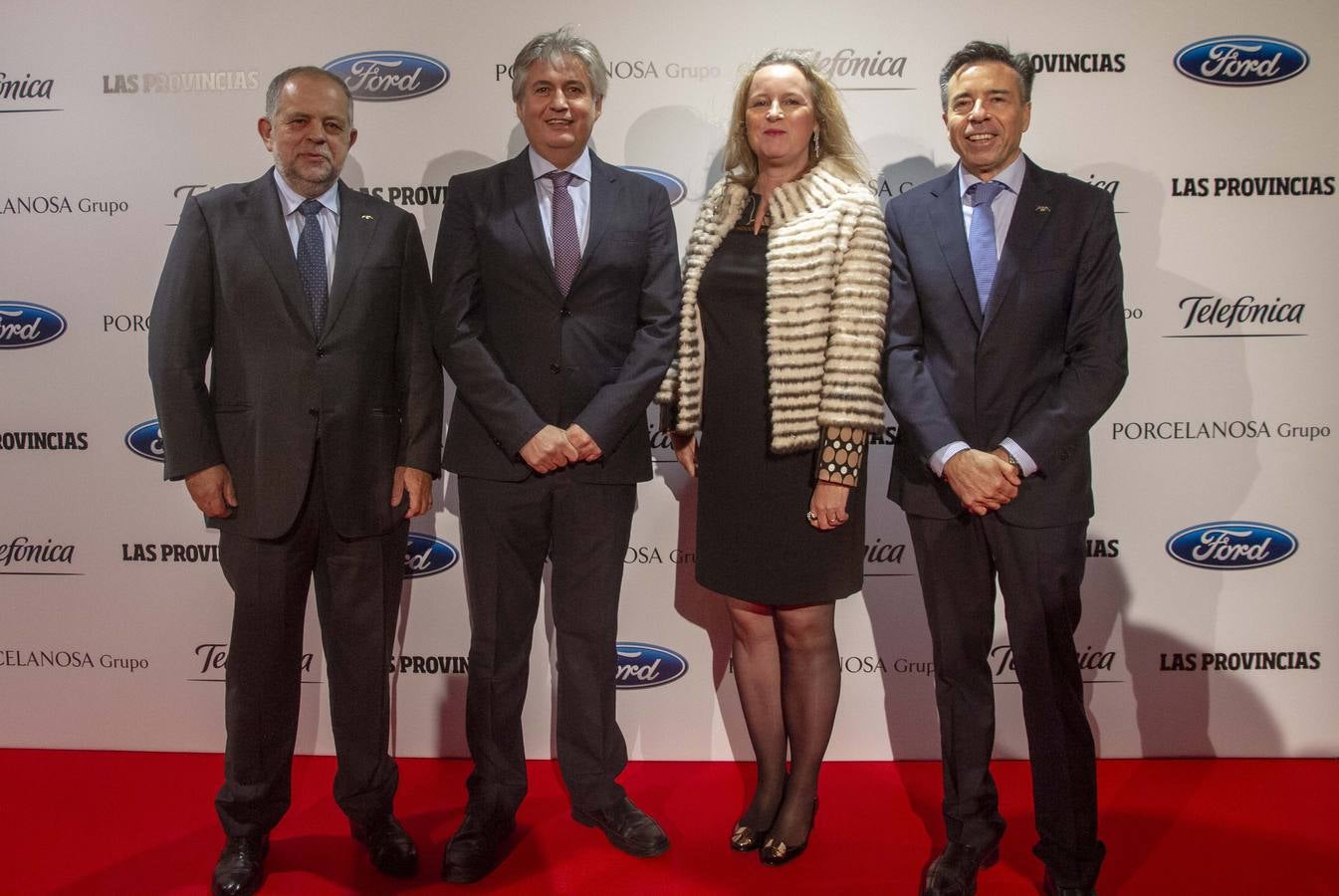 Claudio Chaqués, José Vicente Navarro (vicepresidentes de Lo Rat Penat), Betina Vohringer, antigua Regina dels Jocs Florals, y Vicent Navarro, presidente dels Jocs Florals.