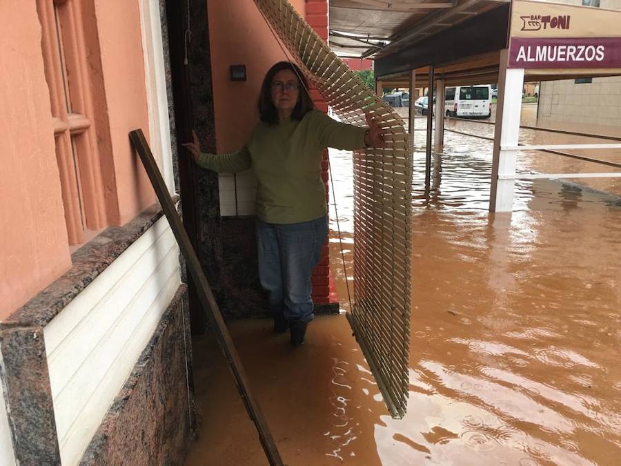 Fotos: Lluvias en Valencia: Desbordamientos, inundaciones y carreteras cortadas en la provincia de Valencia