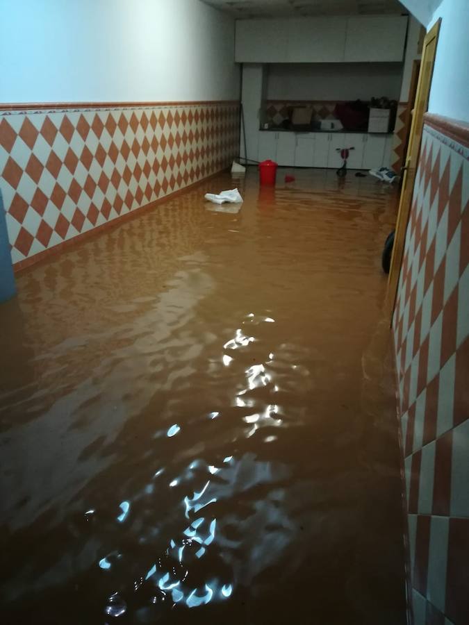 Fotos: Lluvias en Valencia: Desbordamientos, inundaciones y carreteras cortadas en la provincia de Valencia