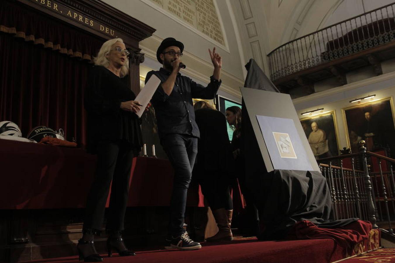 La organización valenciana One Day Yes ha logrado de nuevo su objetivo con la subasta solidaria que se ha celebrado en el Centro Cultural de la Nau. El evento ha reunido a más de 300 valencianos que quisieron colaborar en el proyecto: cubrir el coste del programa de nutrición de los niños de la escuela Twashukuru Nursery School en Lamu (Kenia). La sociedad valenciana se volcó con este evento. La obra del artista valenciano Nassio Bayarrri fue la que consiguió la puja más alta de toda la noche.