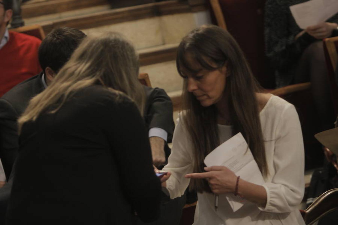 La organización valenciana One Day Yes ha logrado de nuevo su objetivo con la subasta solidaria que se ha celebrado en el Centro Cultural de la Nau. El evento ha reunido a más de 300 valencianos que quisieron colaborar en el proyecto: cubrir el coste del programa de nutrición de los niños de la escuela Twashukuru Nursery School en Lamu (Kenia). La sociedad valenciana se volcó con este evento. La obra del artista valenciano Nassio Bayarrri fue la que consiguió la puja más alta de toda la noche.