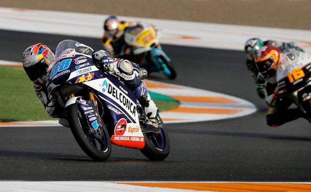 Algunos pilotos de Moto3 durante los entrenamientos.