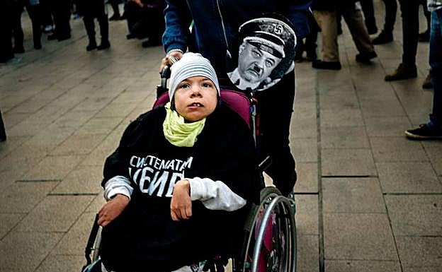 Protestas de familias con discapacitados en Bulgaria. 