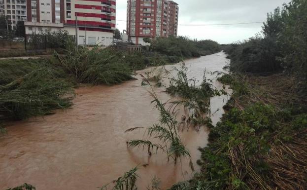 Río Vaca a su paso por Tavernes de la Valldigna.