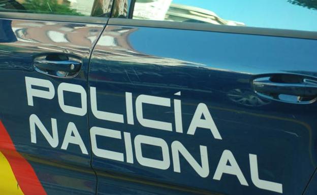 Agentes del distrito de Abastos de Valencia detuvieron al sospechoso de cortar el cuello a otro joven.